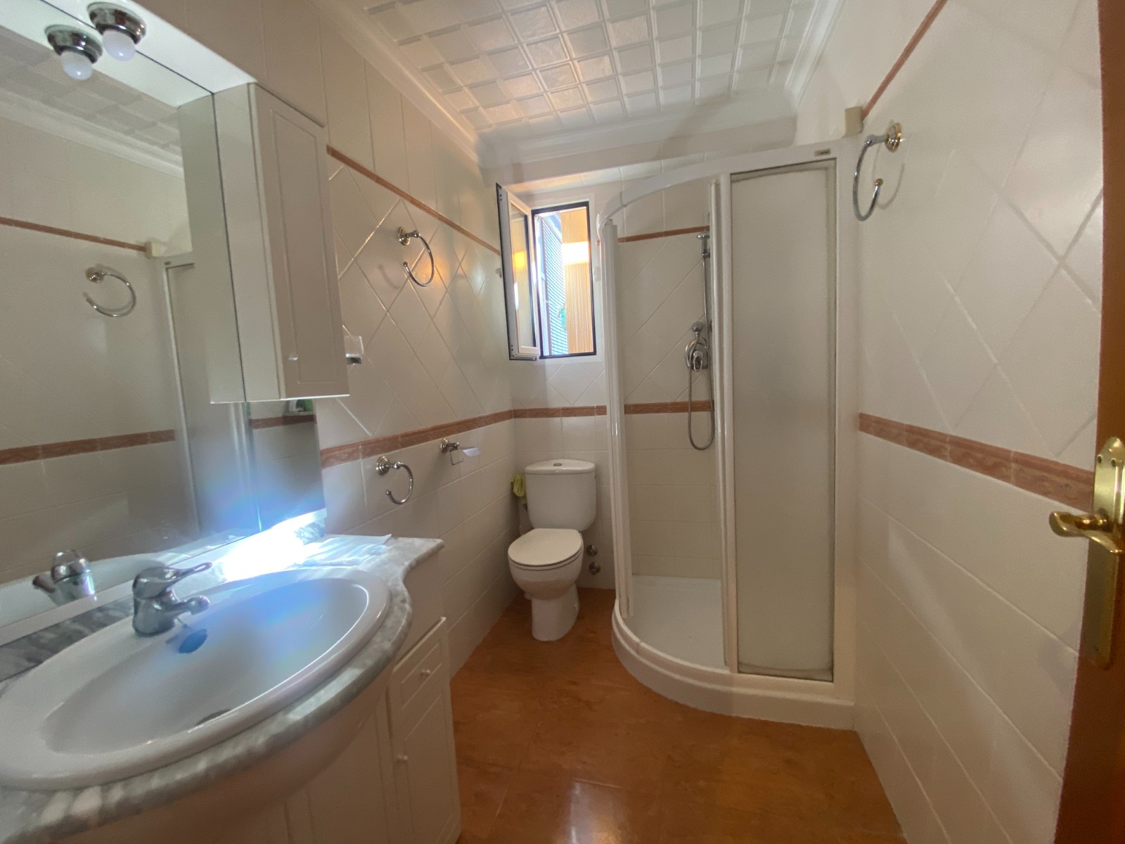 Three Bedroom Apartment in Salinas with Fireplace