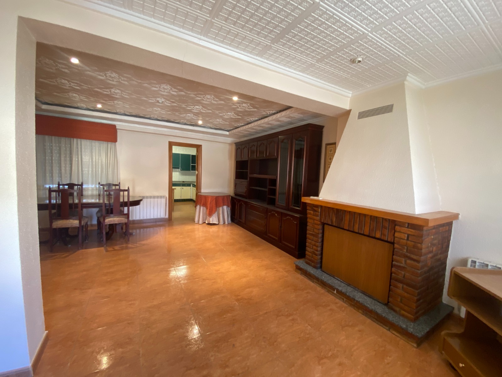 Three Bedroom Apartment in Salinas with Fireplace