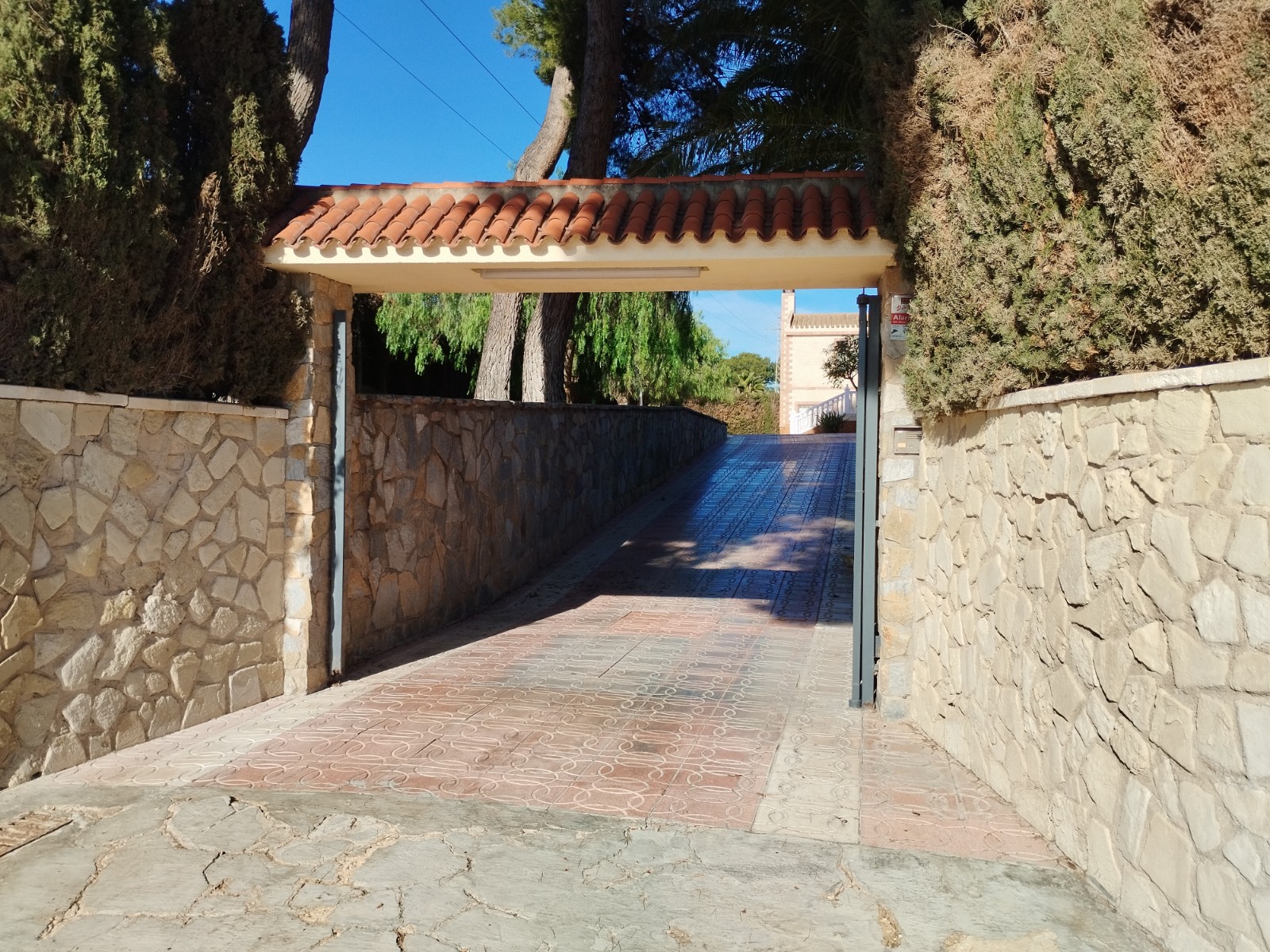 Villa met 3 Slaapkamers en Zwembad in Sax, Alicante