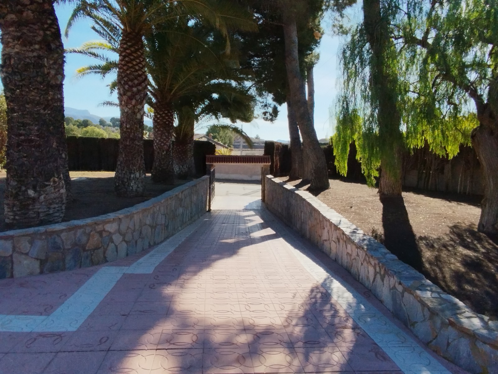 Villa met 3 Slaapkamers en Zwembad in Sax, Alicante