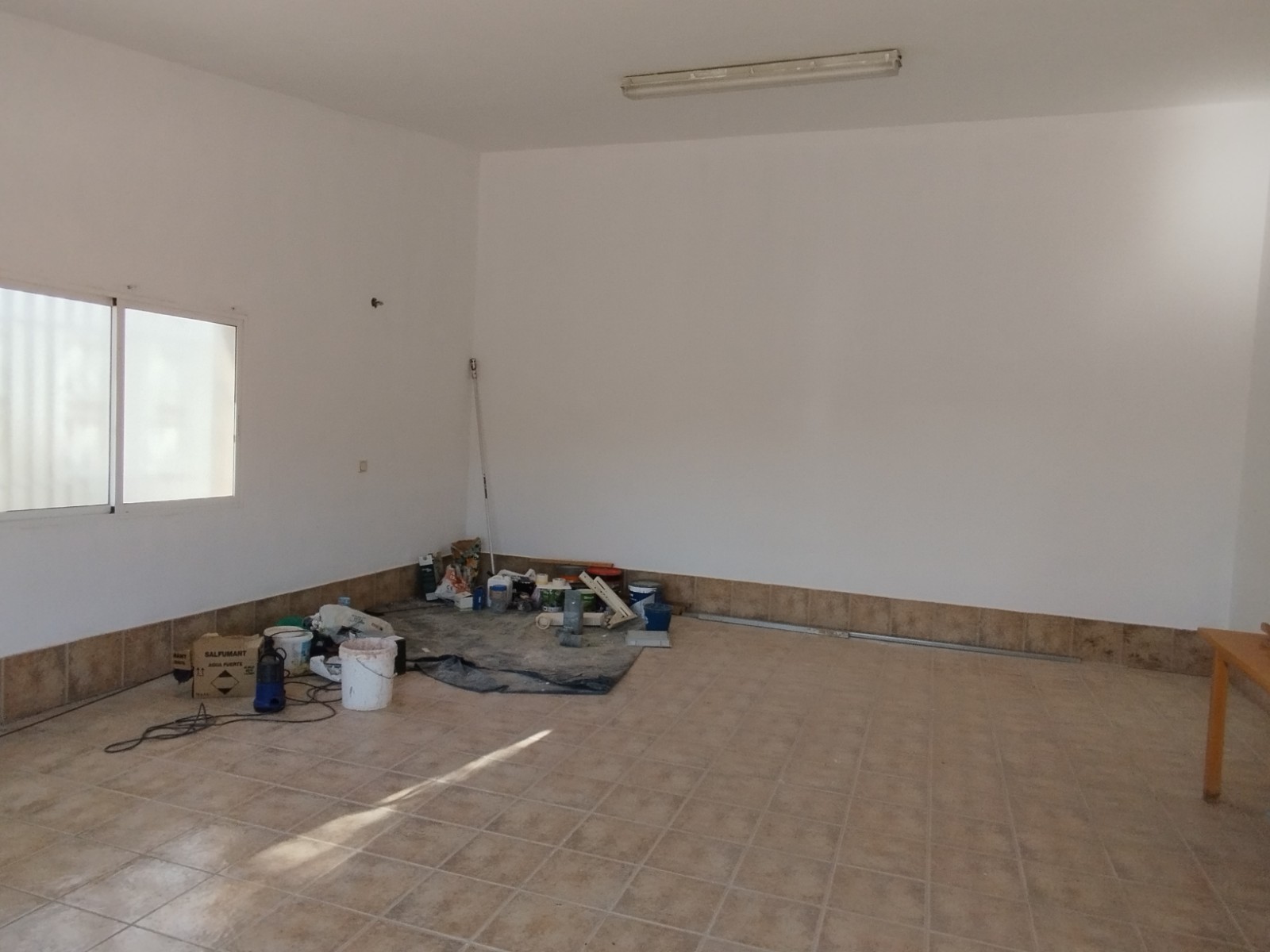 Villa met 3 Slaapkamers en Zwembad in Sax, Alicante