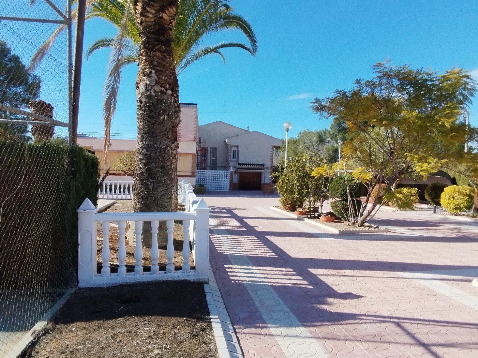 Villa met 3 Slaapkamers en Zwembad in Sax, Alicante