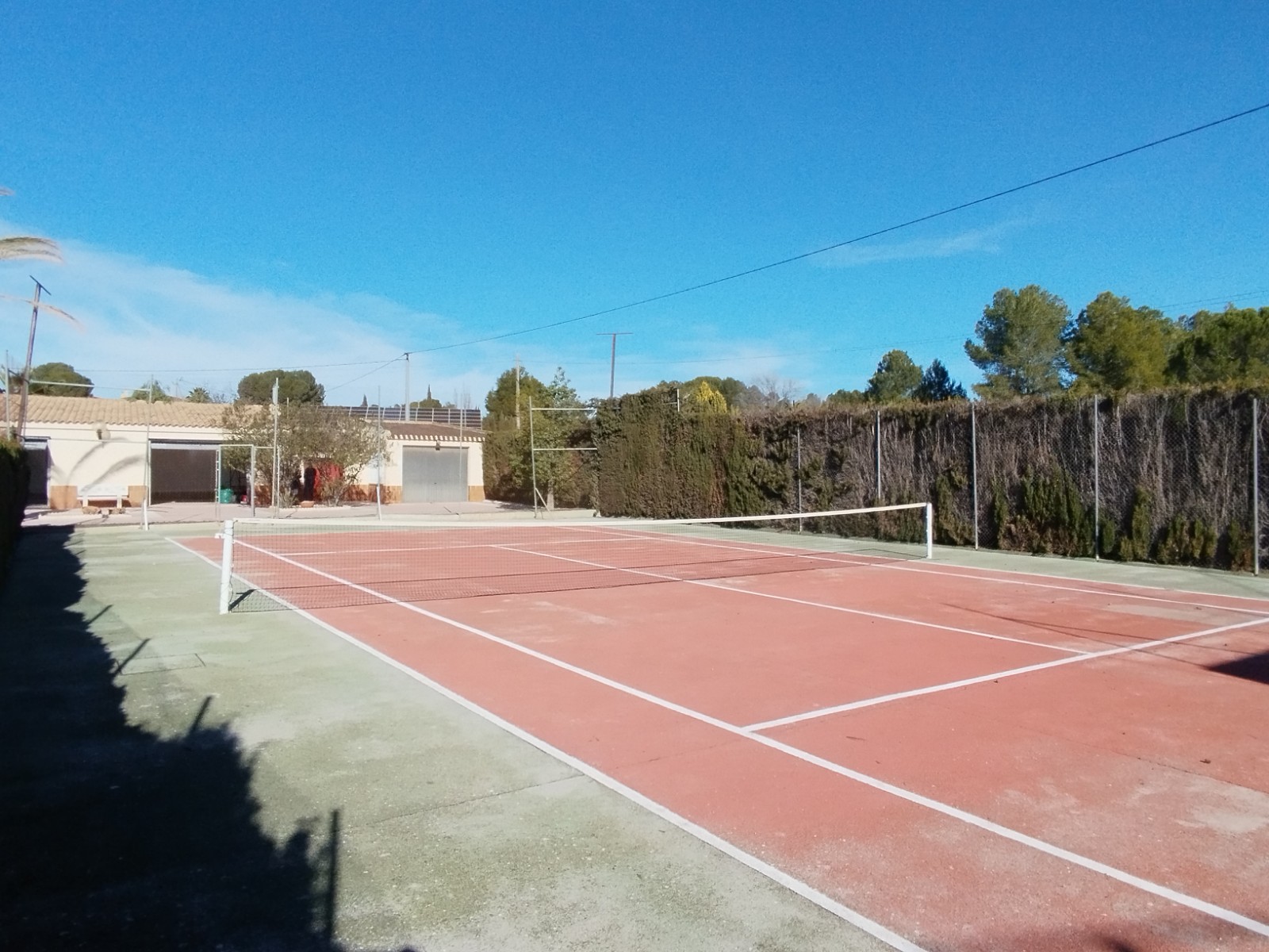 Villa met 3 Slaapkamers en Zwembad in Sax, Alicante