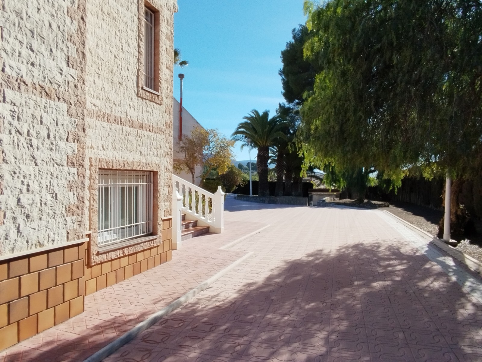 Villa met 3 Slaapkamers en Zwembad in Sax, Alicante