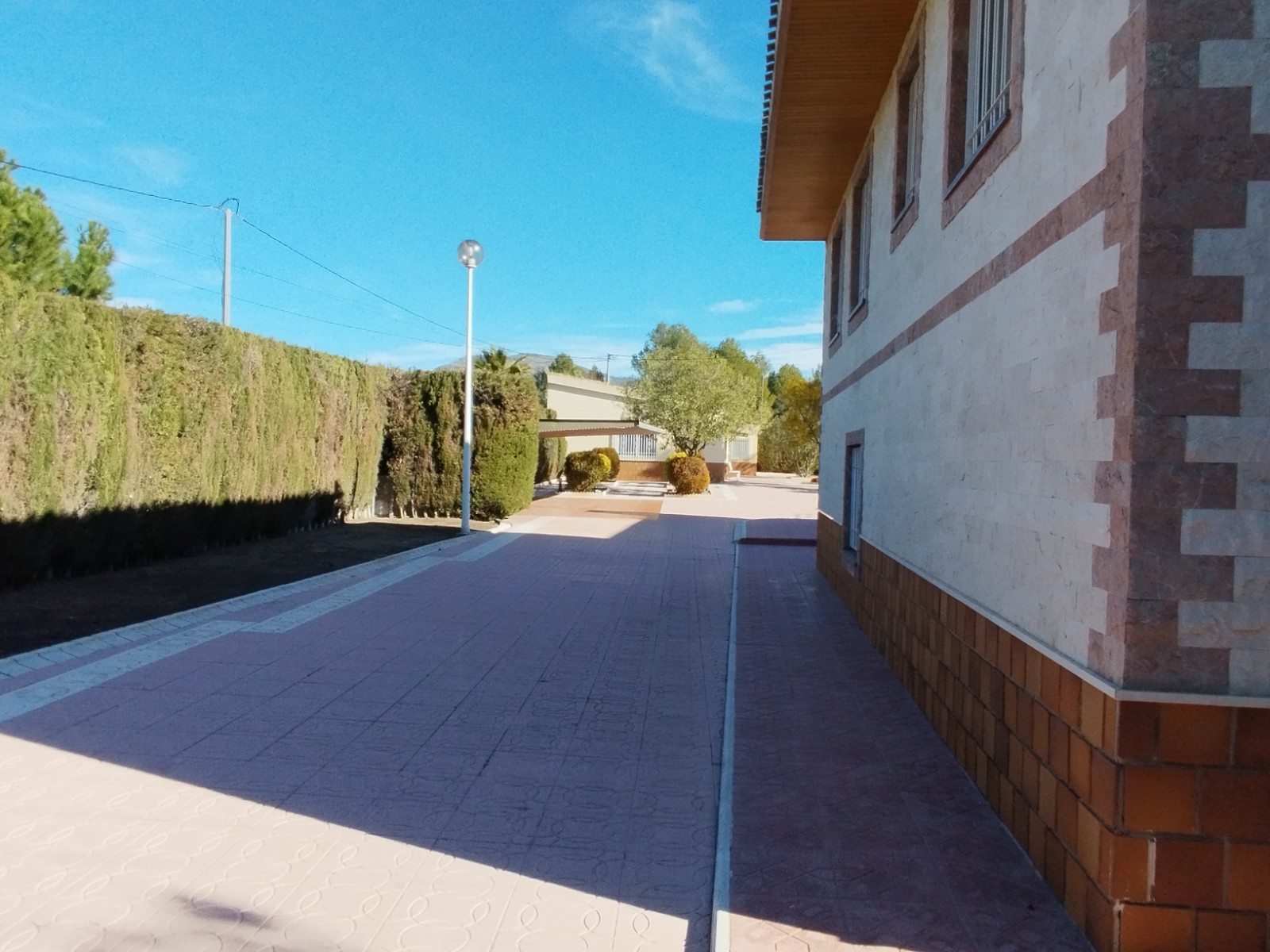 Villa met 3 Slaapkamers en Zwembad in Sax, Alicante