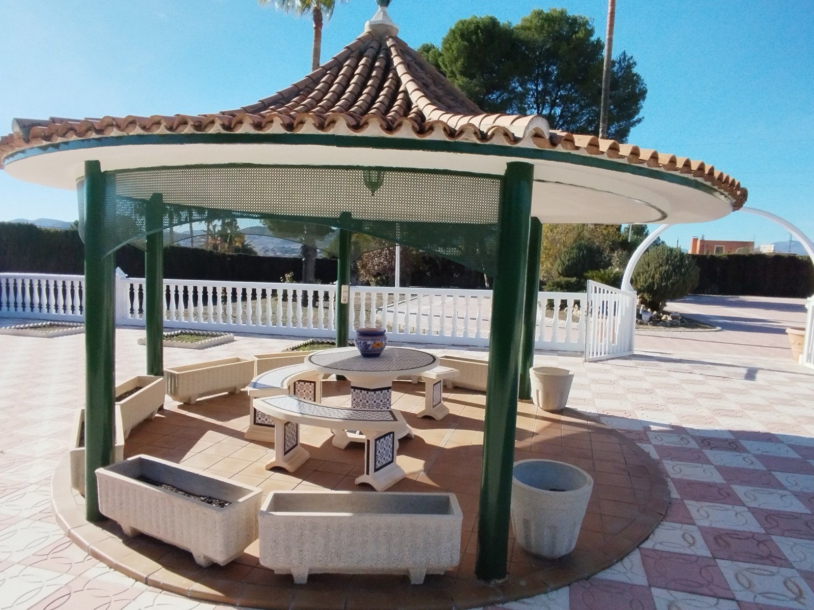 Villa met 3 Slaapkamers en Zwembad in Sax, Alicante