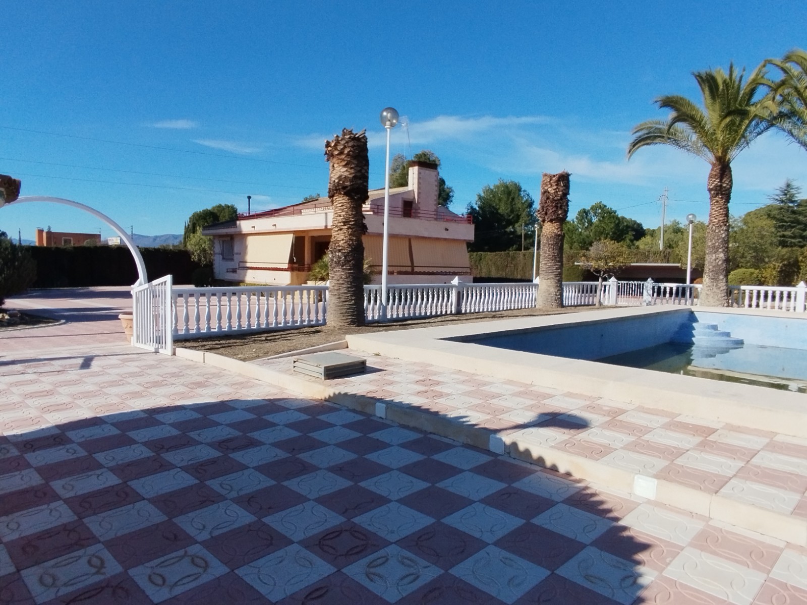 Villa met 3 Slaapkamers en Zwembad in Sax, Alicante