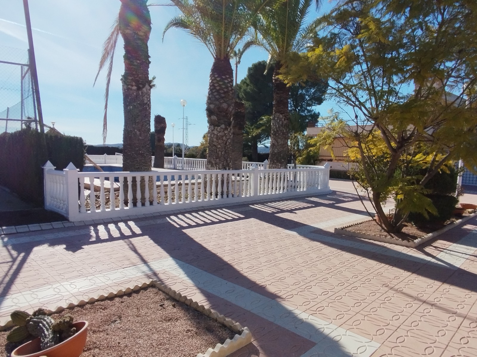 Villa met 3 Slaapkamers en Zwembad in Sax, Alicante