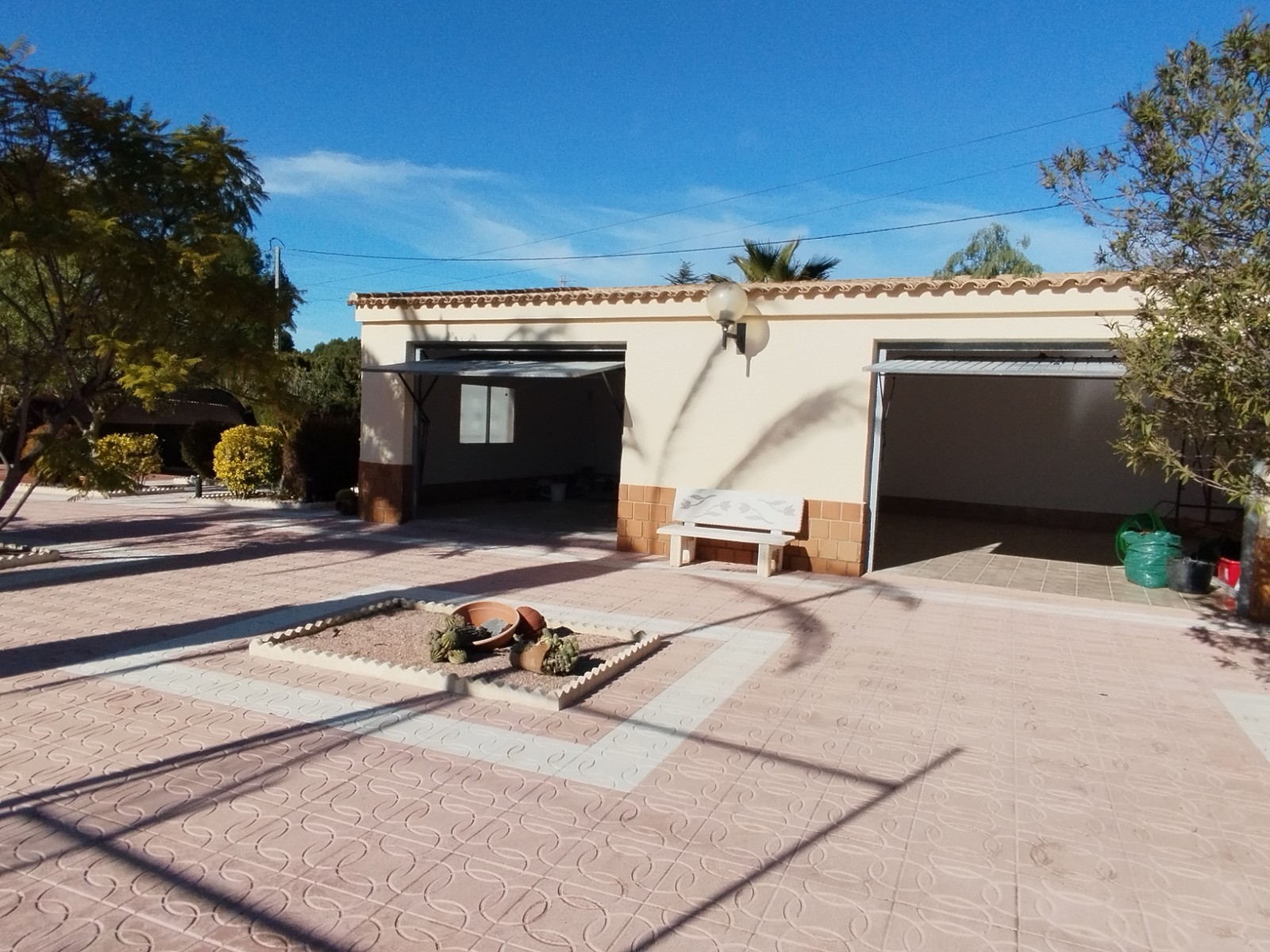 Villa met 3 Slaapkamers en Zwembad in Sax, Alicante