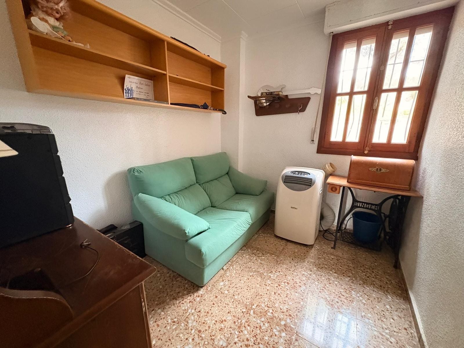 Villa, 4 Beds, Sax, Alicante with Private Pool and Large Plot