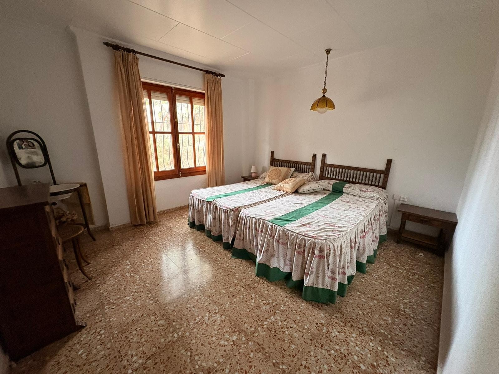 Villa, 4 Beds, Sax, Alicante with Private Pool and Large Plot