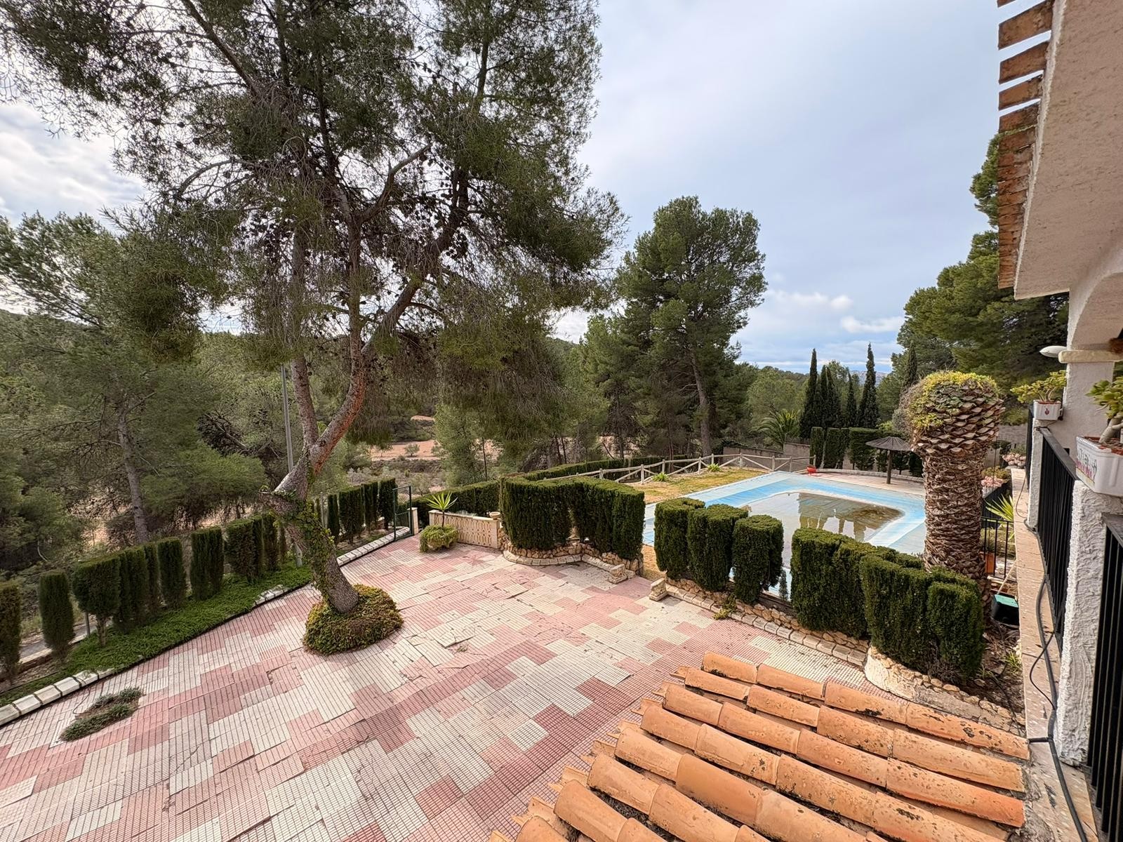 Villa, 4 Beds, Sax, Alicante with Private Pool and Large Plot