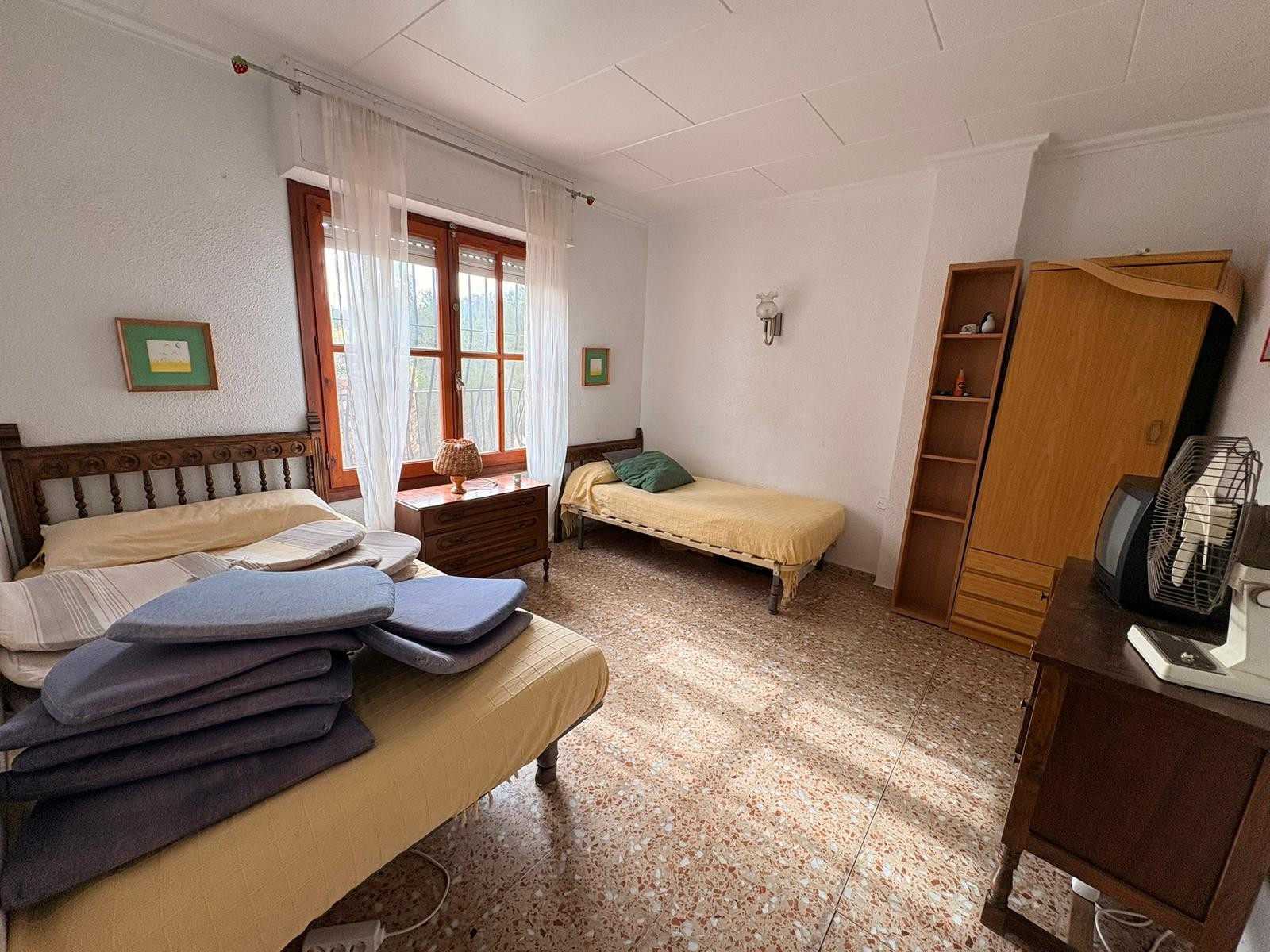 Villa, 4 Beds, Sax, Alicante with Private Pool and Large Plot