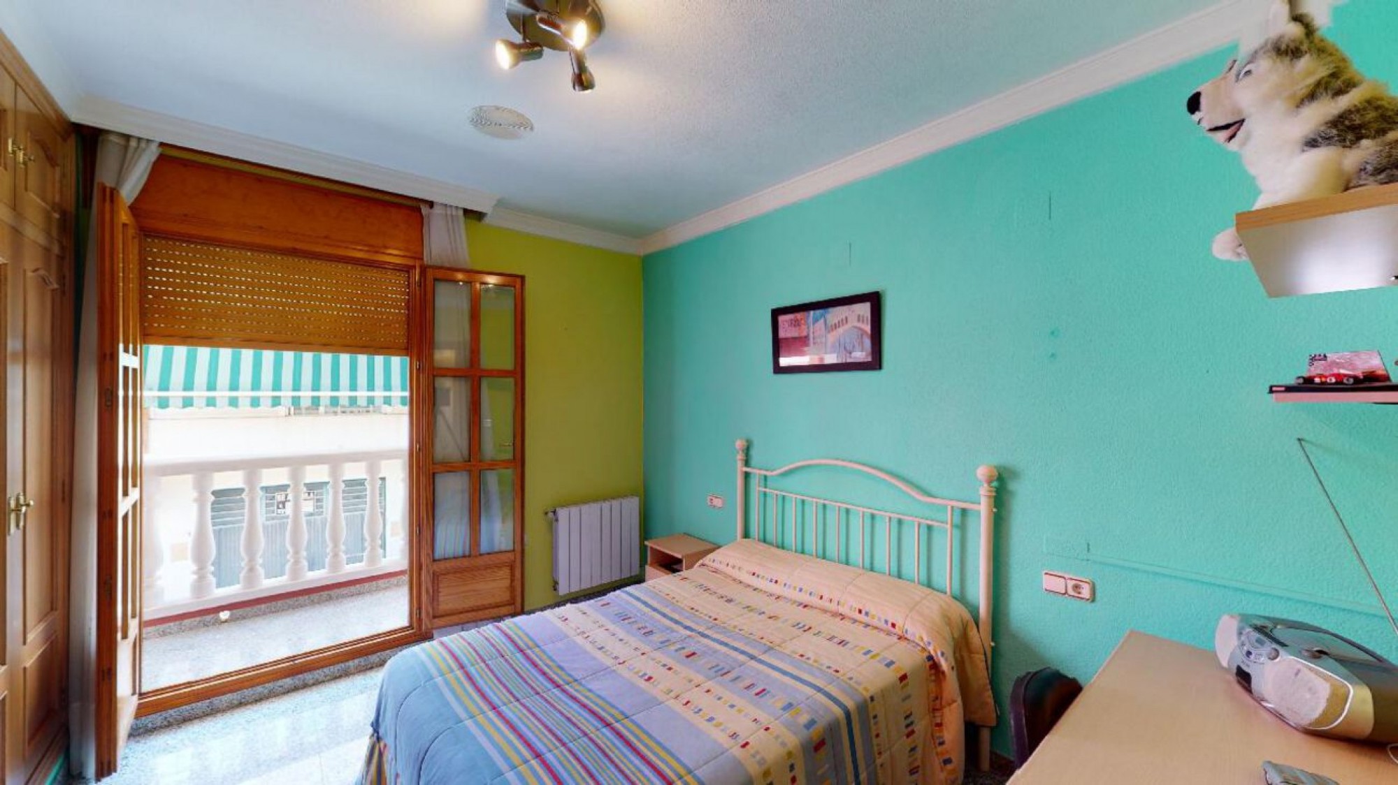 Herenhuis met 4 Slaapkamers in Sax, Alicante met Zwembad en Garage