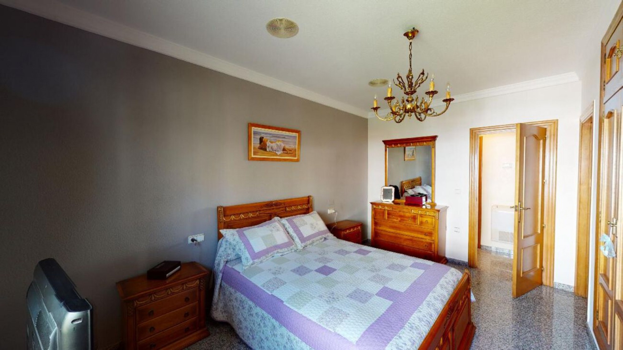 Herenhuis met 4 Slaapkamers in Sax, Alicante met Zwembad en Garage