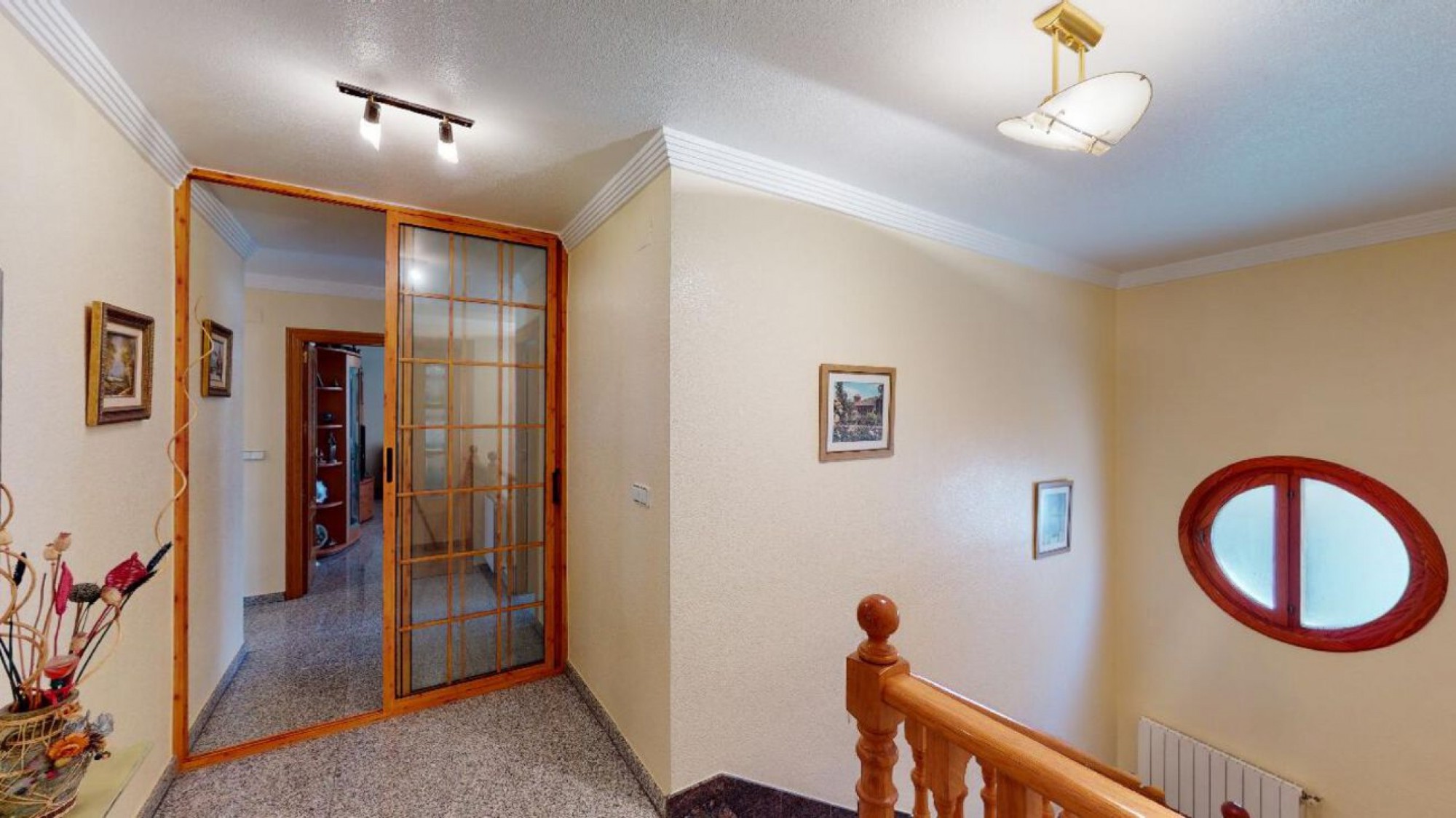Herenhuis met 4 Slaapkamers in Sax, Alicante met Zwembad en Garage