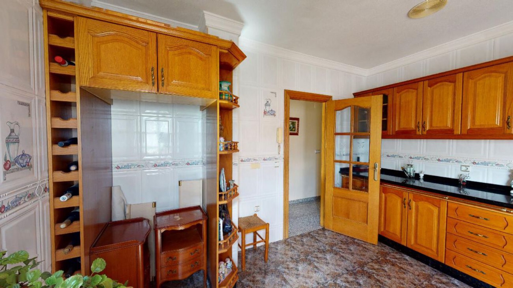 Herenhuis met 4 Slaapkamers in Sax, Alicante met Zwembad en Garage