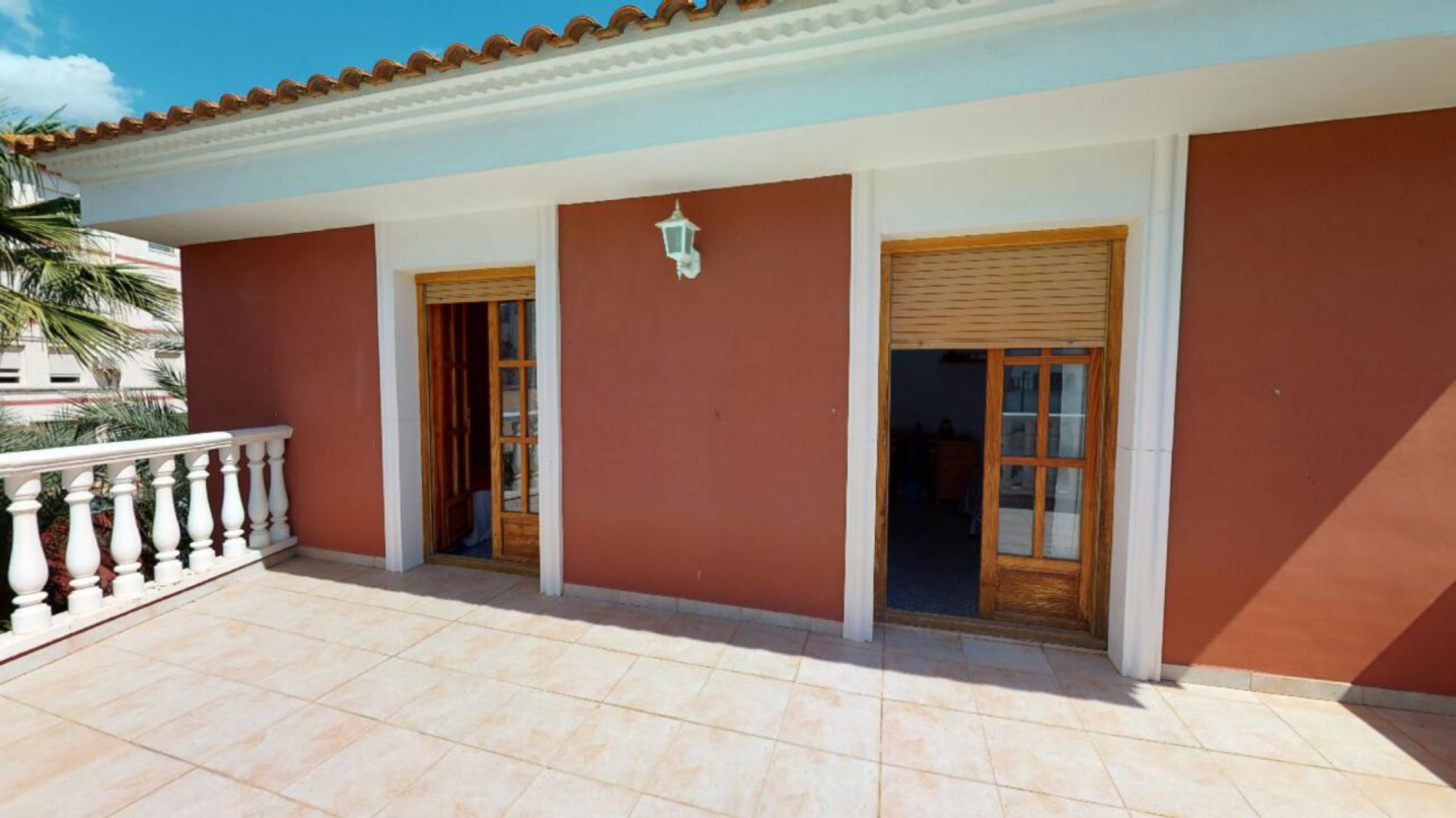 Herenhuis met 4 Slaapkamers in Sax, Alicante met Zwembad en Garage