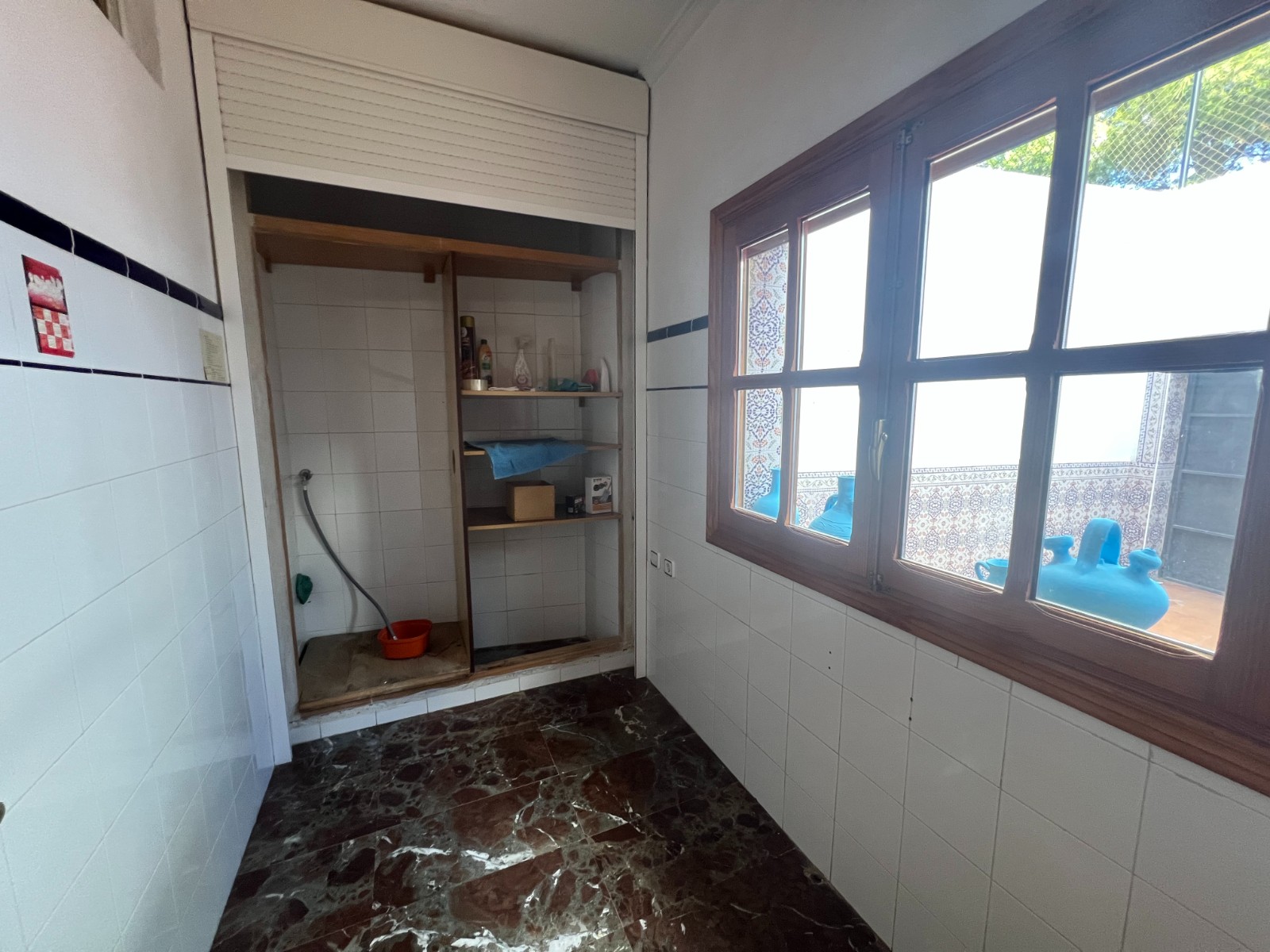 Rijwoning met 4 Slaapkamers in Sax, Alicante, met Dakterras en Ruime Garage
