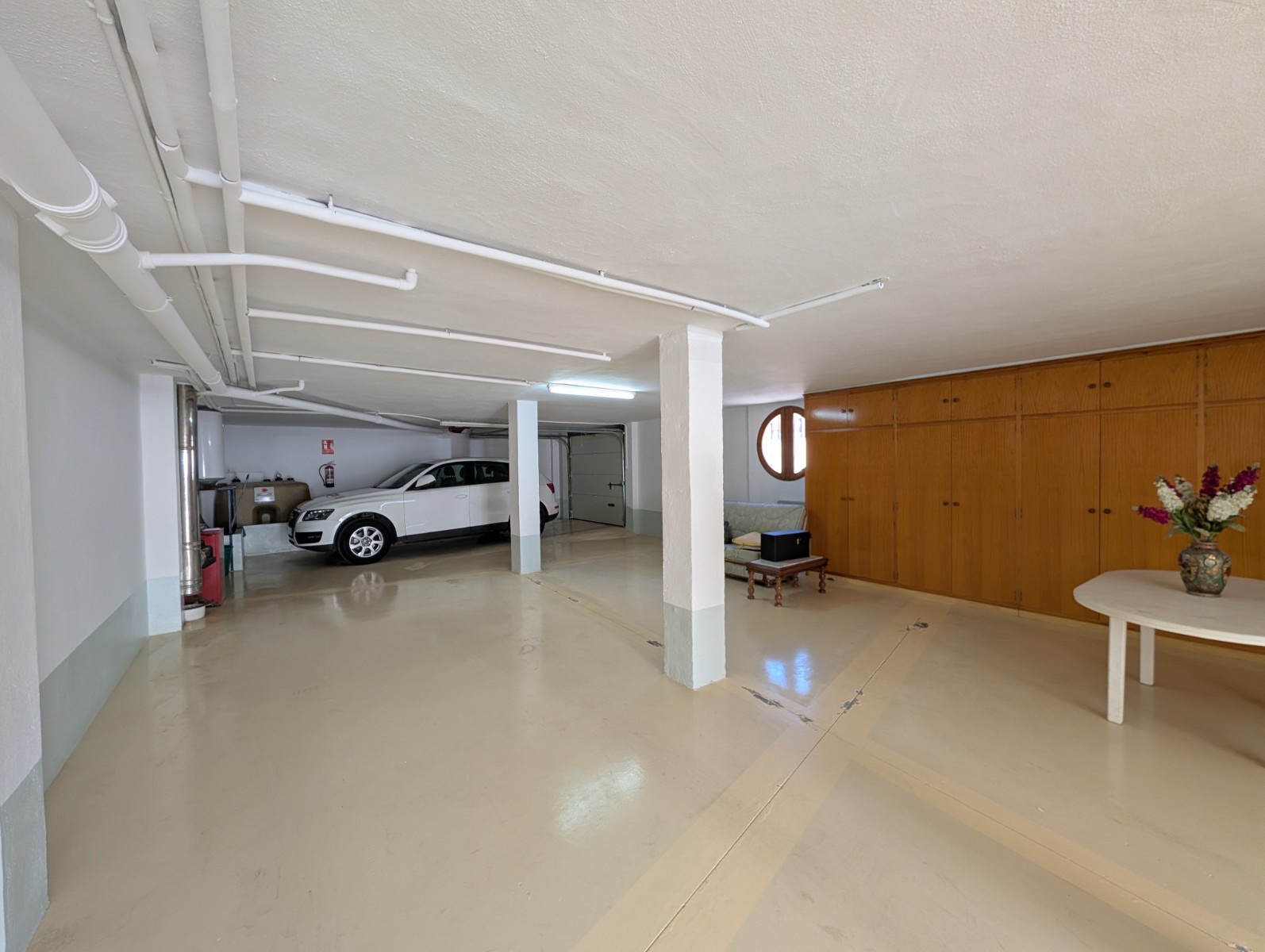 Rijtjeshuis met Vijf Slaapkamers in Sax, Alicante en Grote Garage