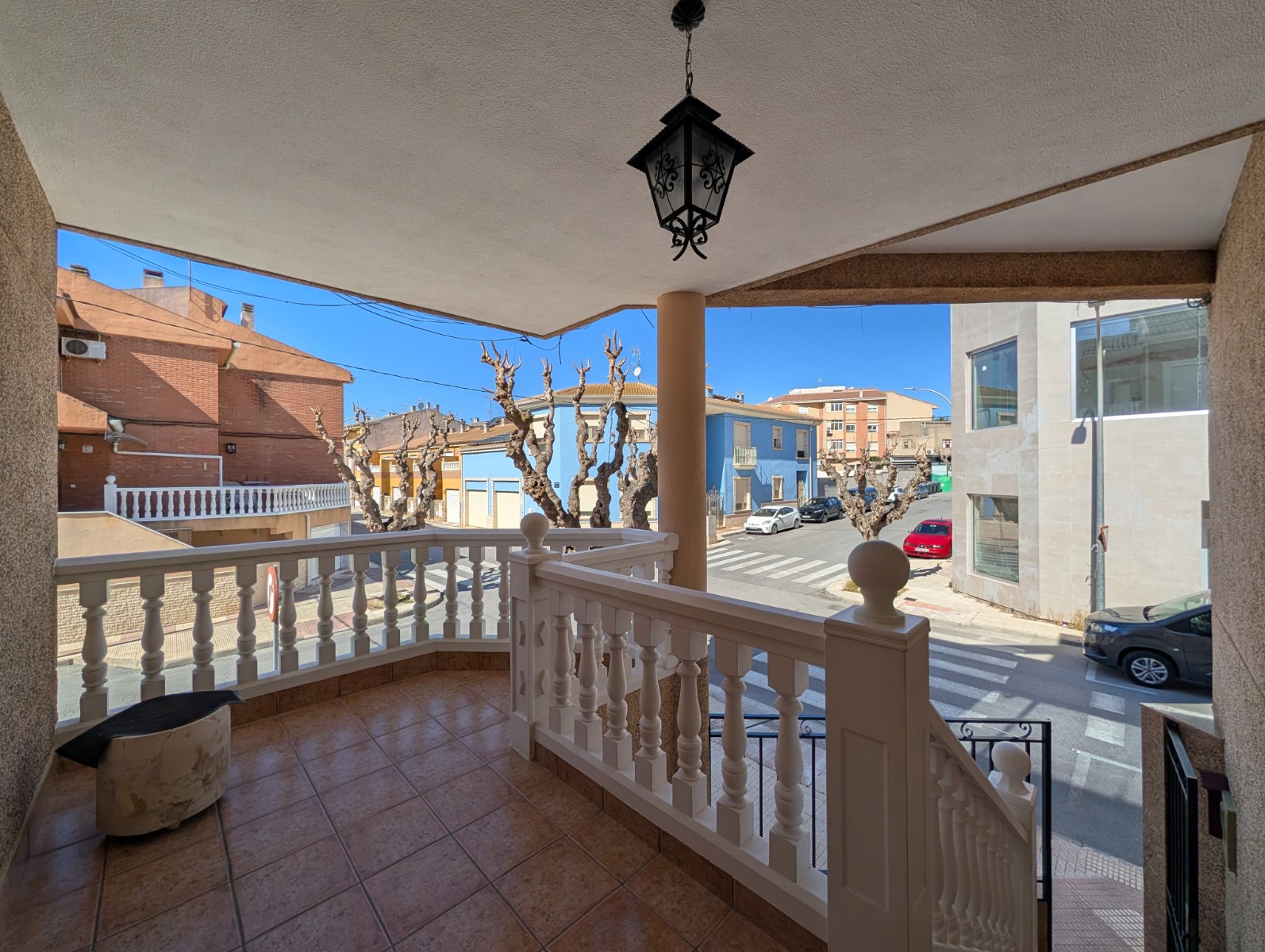 Rijtjeshuis met Vijf Slaapkamers in Sax, Alicante en Grote Garage