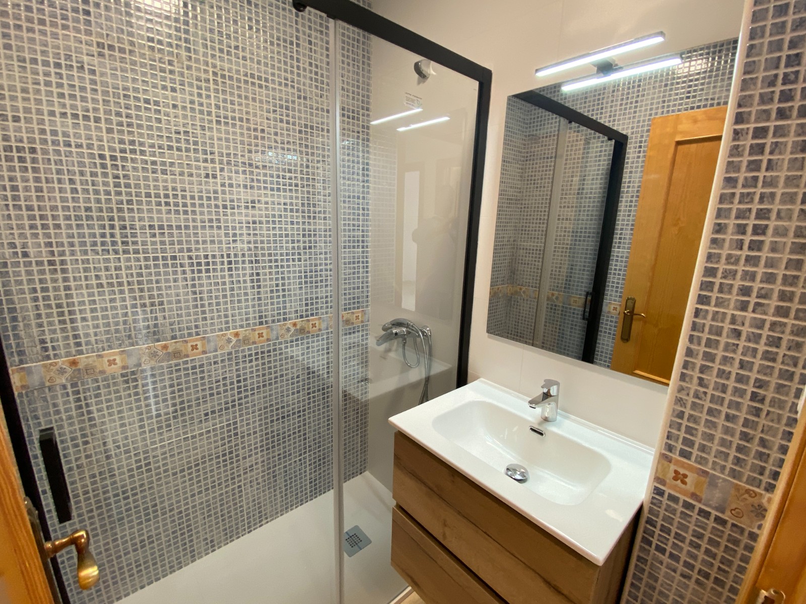 Townhouse with 4 Bedrooms in Salinas Offering Open Views