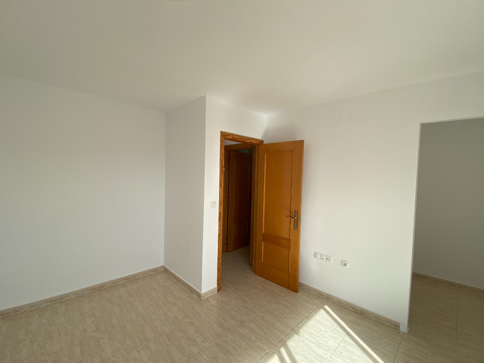 Townhouse with 4 Bedrooms in Salinas Offering Open Views