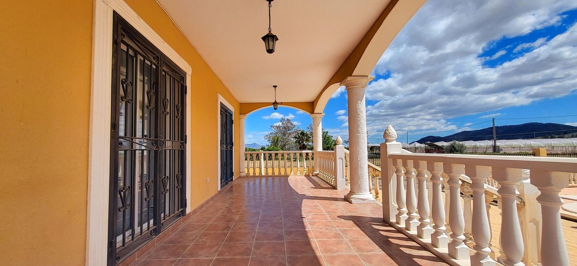Villa with 4 Bedrooms and Pool in La Romana, Large Plot