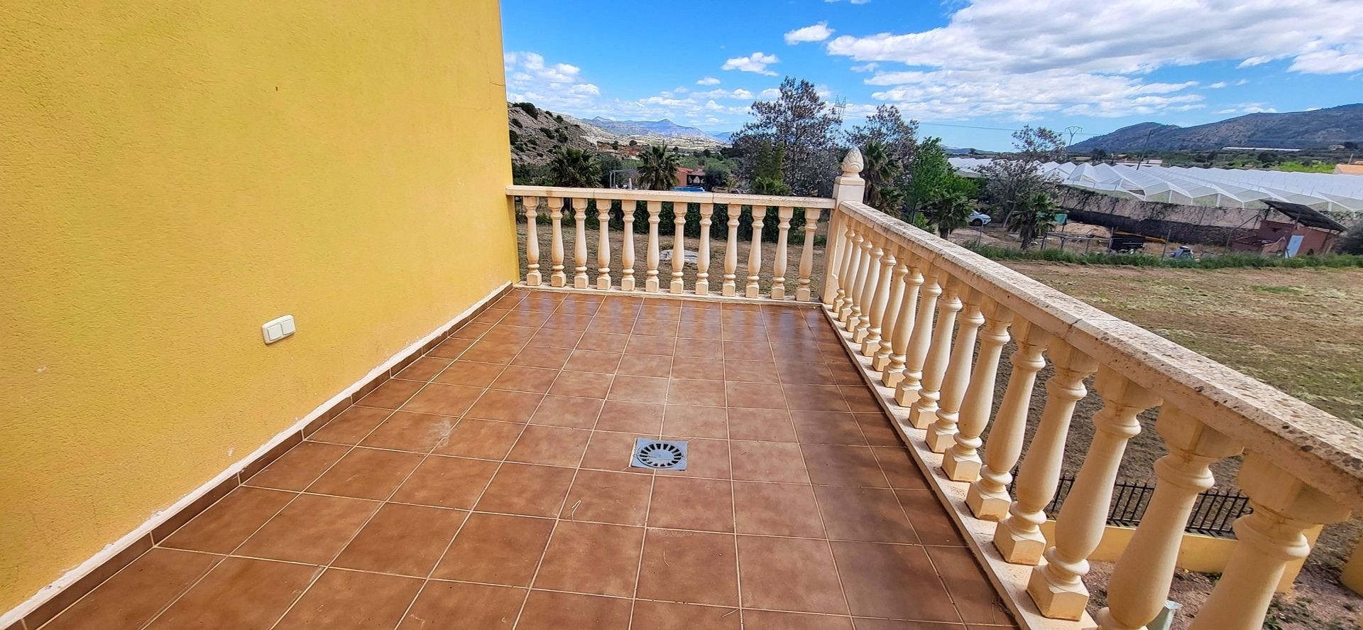 Villa with 4 Bedrooms and Pool in La Romana, Large Plot