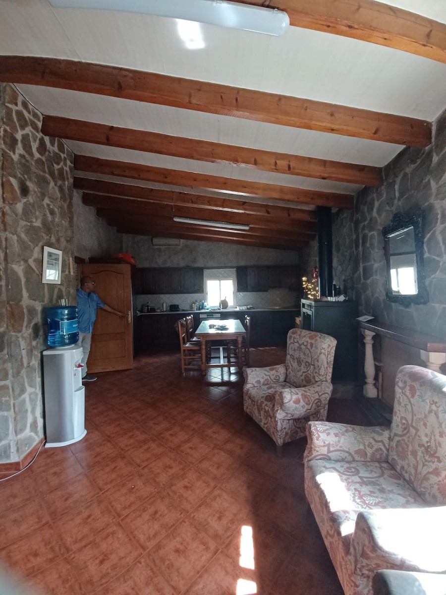 Villa, 5 Bedrooms, Sax, Expansive Plot with Pool and Olive Grove