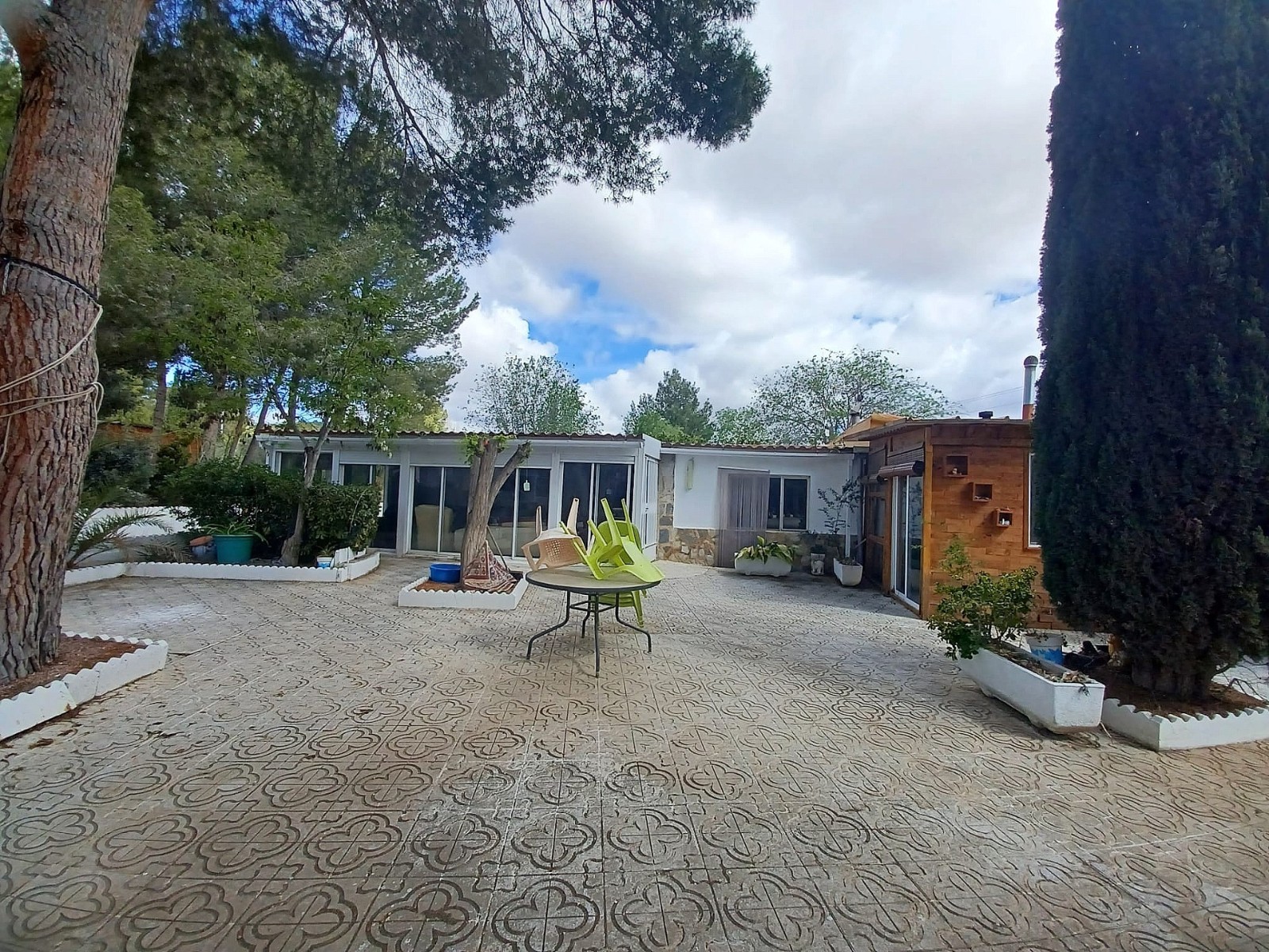 Villa, 5 Bedrooms, Sax, Expansive Plot with Pool and Olive Grove
