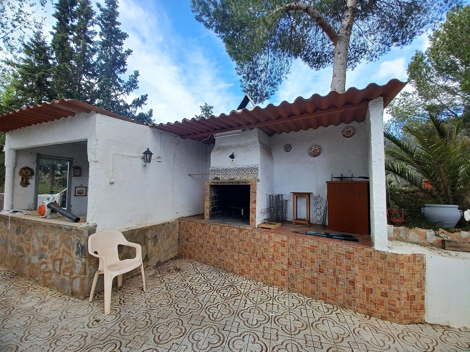 Villa, 5 Bedrooms, Sax, Expansive Plot with Pool and Olive Grove