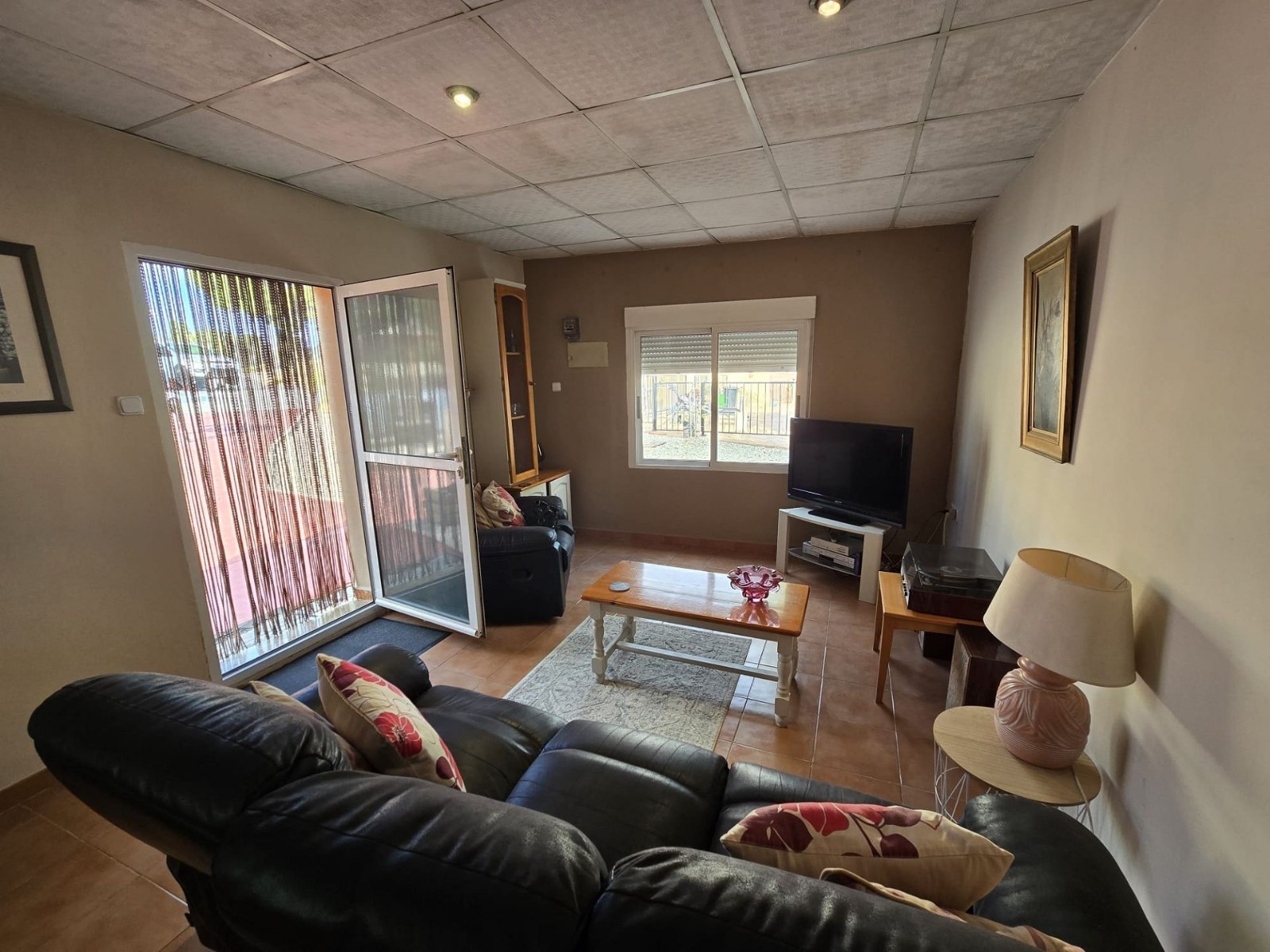Villa with 5 Bedrooms and Pool in Sax, Alicante