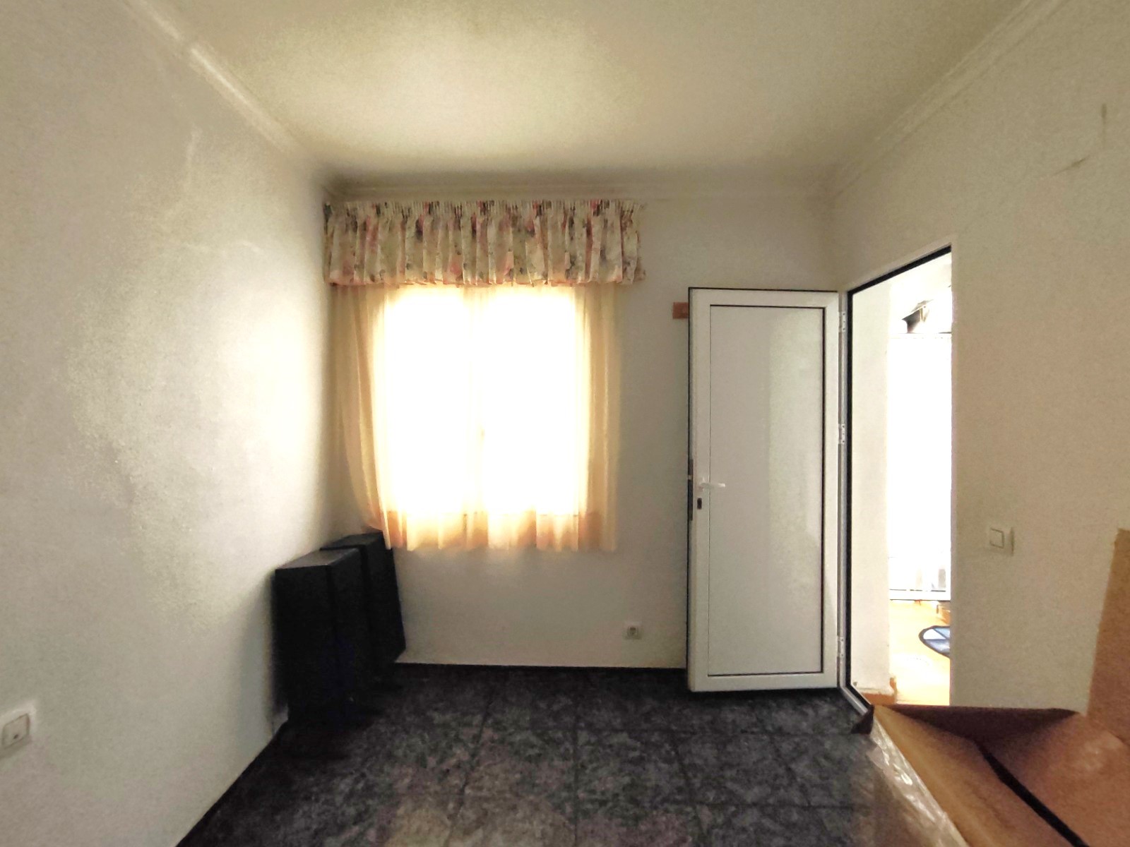 Stadswoning met Vier Slaapkamers in Sax, Alicante