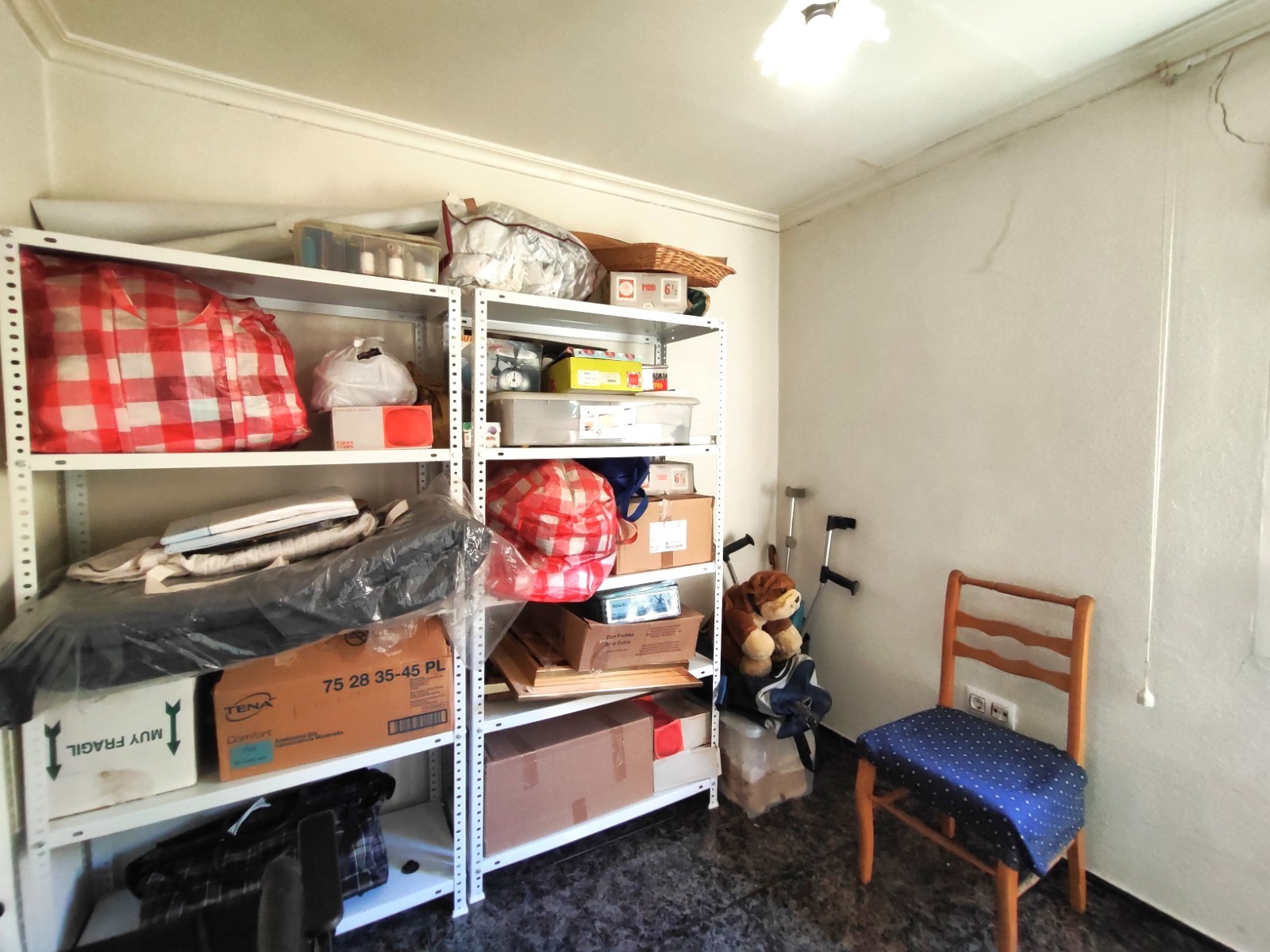 Stadswoning met Vier Slaapkamers in Sax, Alicante