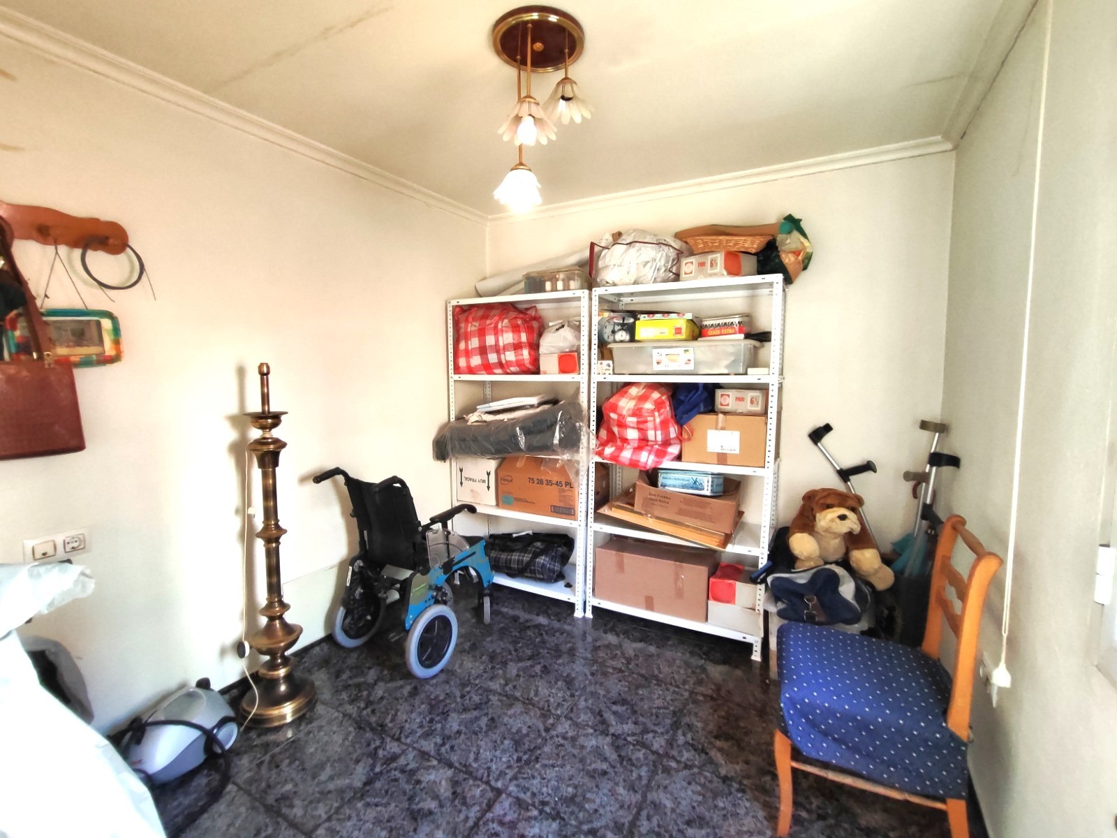 Stadswoning met Vier Slaapkamers in Sax, Alicante
