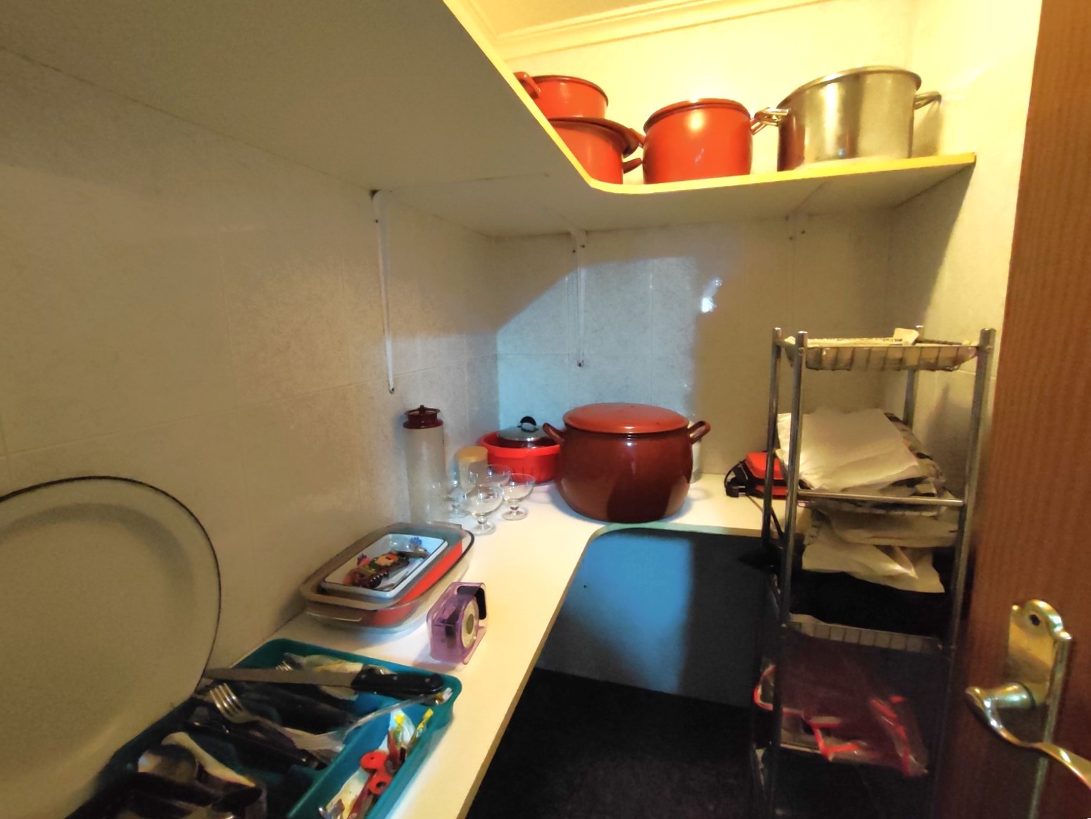 Stadswoning met Vier Slaapkamers in Sax, Alicante