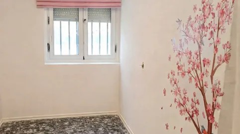 Begane Grond Woning met 4 Slaapkamers in Elda, Gedeeltelijk Gerenoveerd