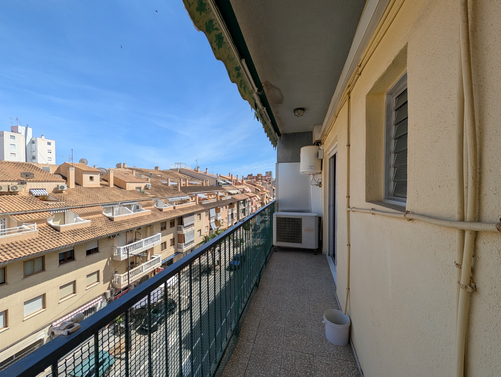 Three-Bedroom Apartment in El Campello with Sea Views