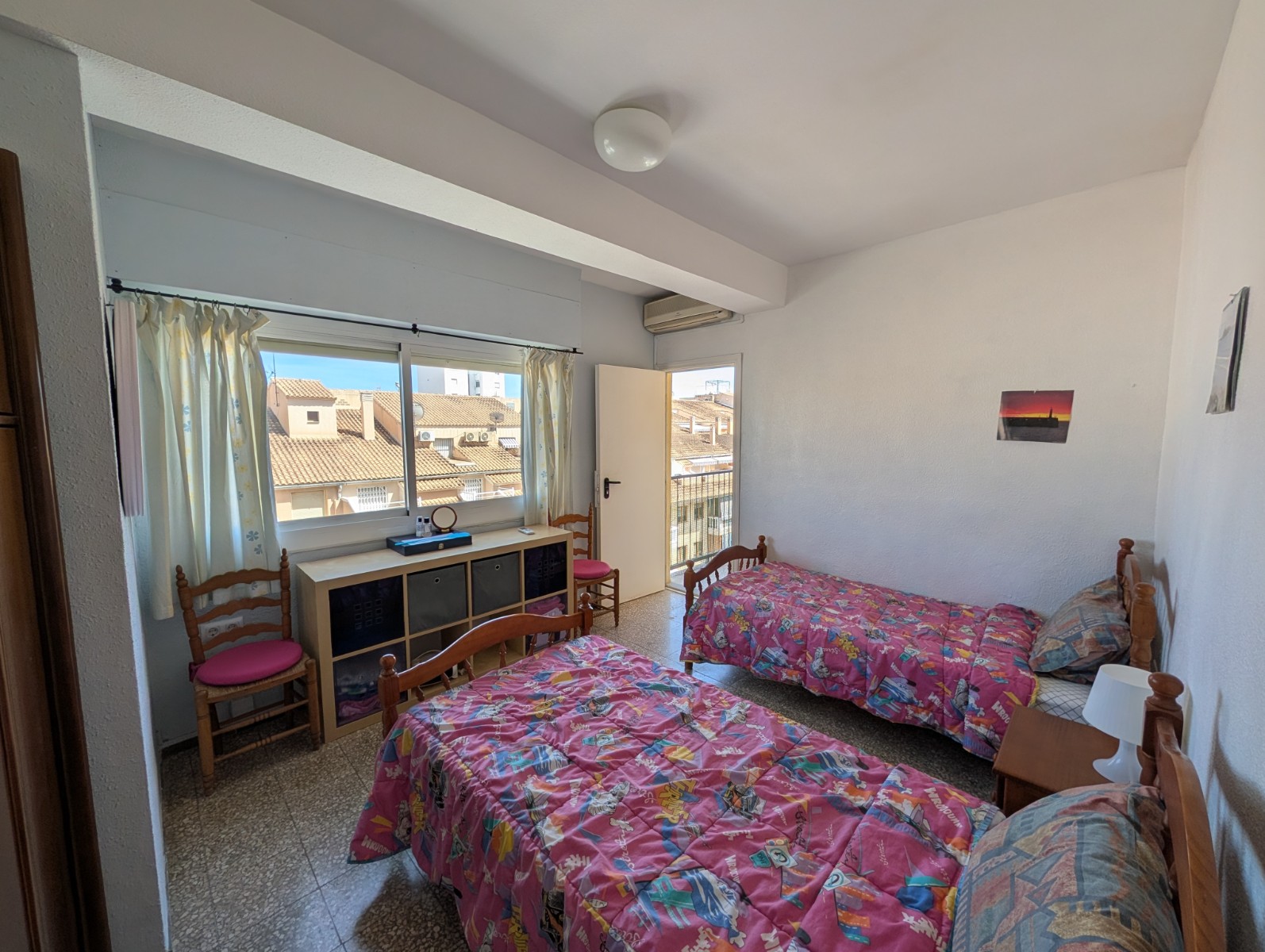 Three-Bedroom Apartment in El Campello with Sea Views
