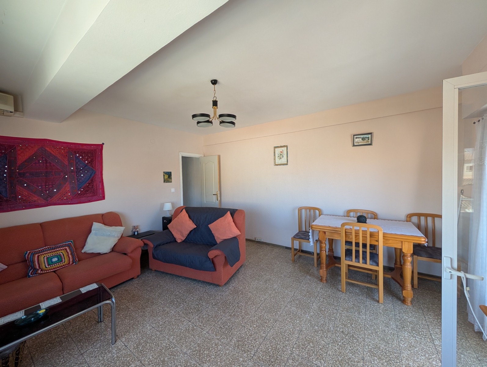 Three-Bedroom Apartment in El Campello with Sea Views