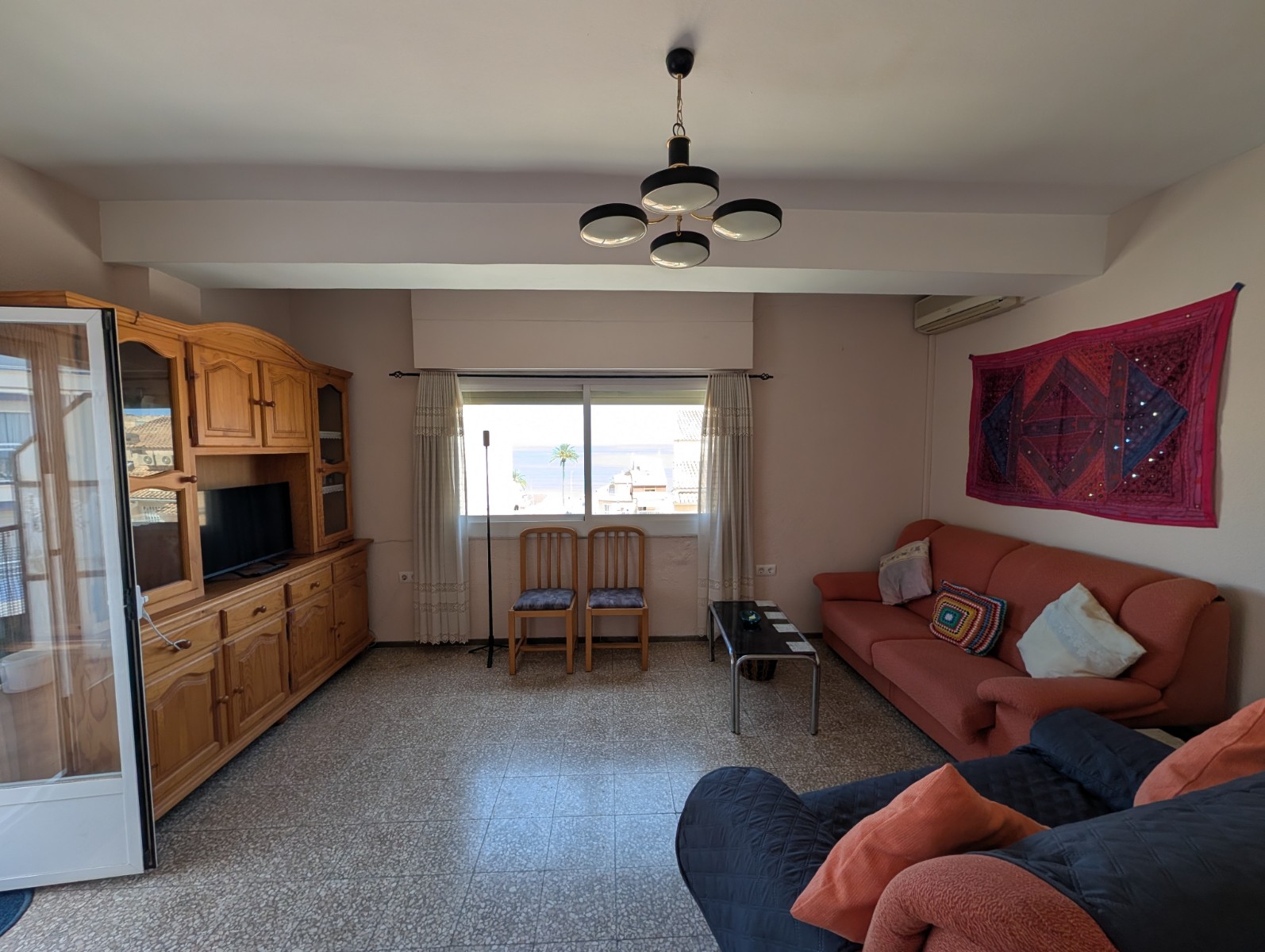 Three-Bedroom Apartment in El Campello with Sea Views
