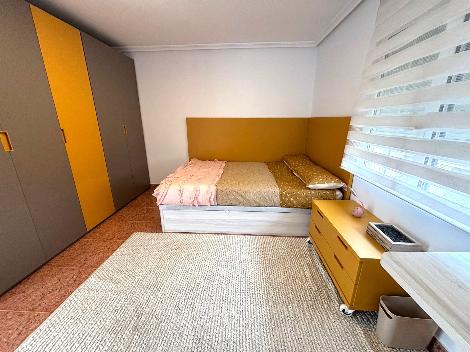 Rijwoning 4 Slaapkamers Sax met Overdekte Patio