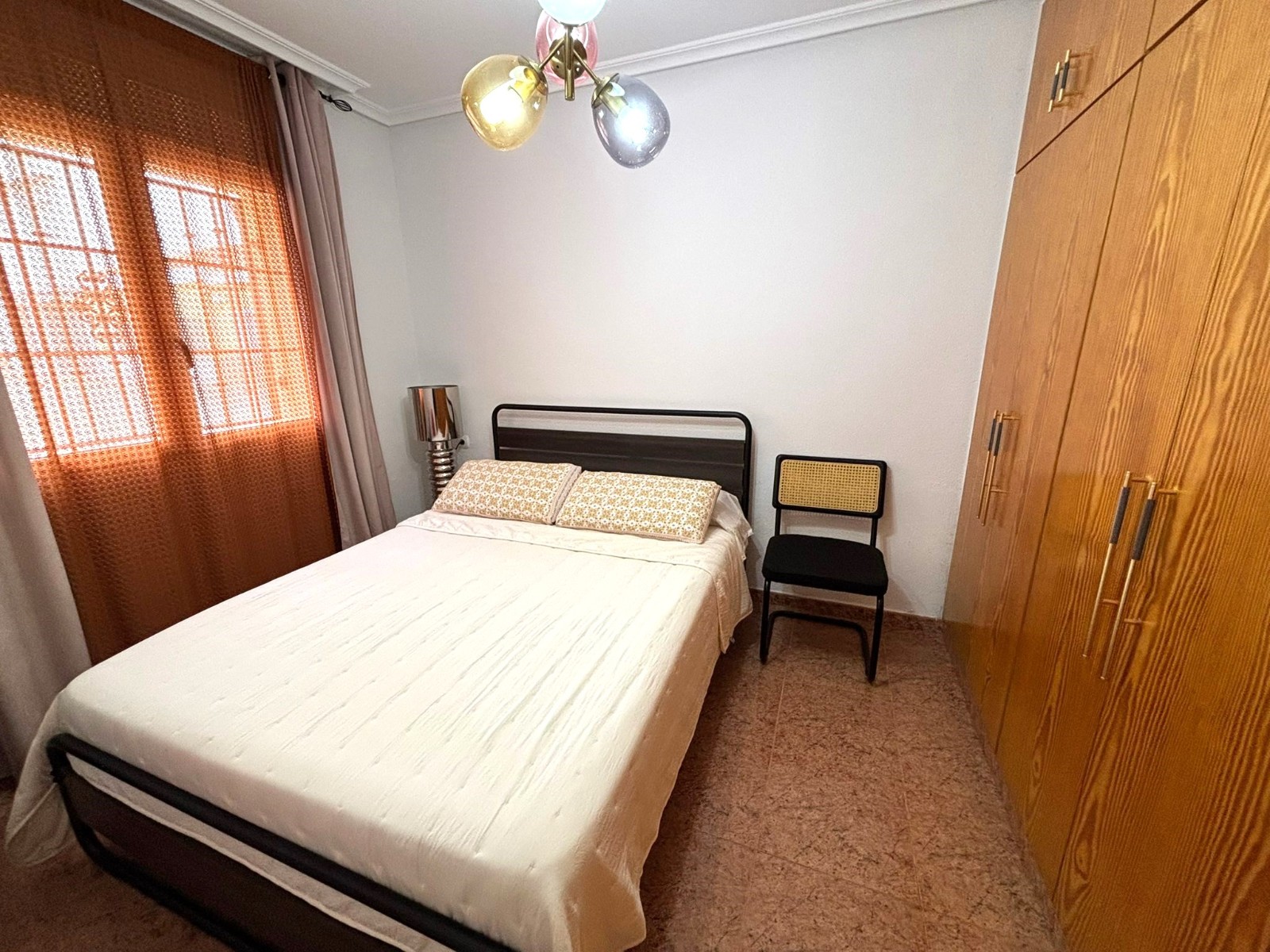 Rijwoning 4 Slaapkamers Sax met Overdekte Patio