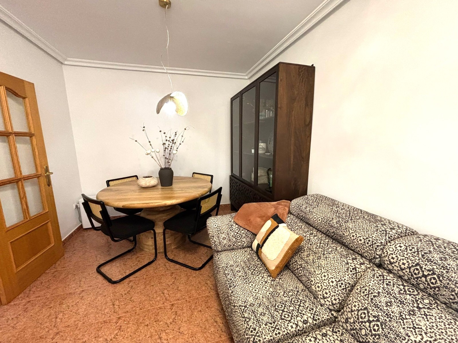 Rijwoning 4 Slaapkamers Sax met Overdekte Patio