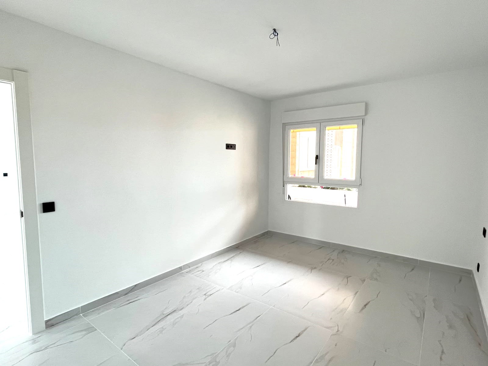 Apartment 3 Bedrooms Petrer with Mount Cid Views and Parking