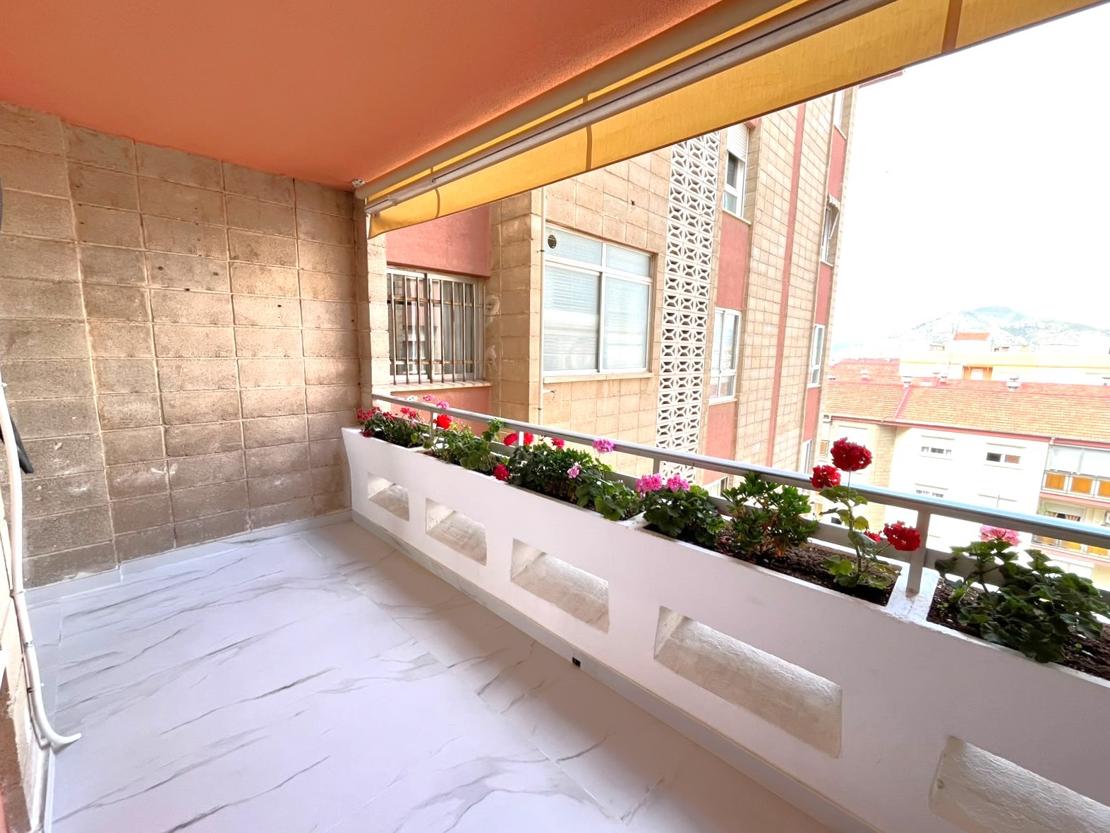 Apartment 3 Bedrooms Petrer with Mount Cid Views and Parking