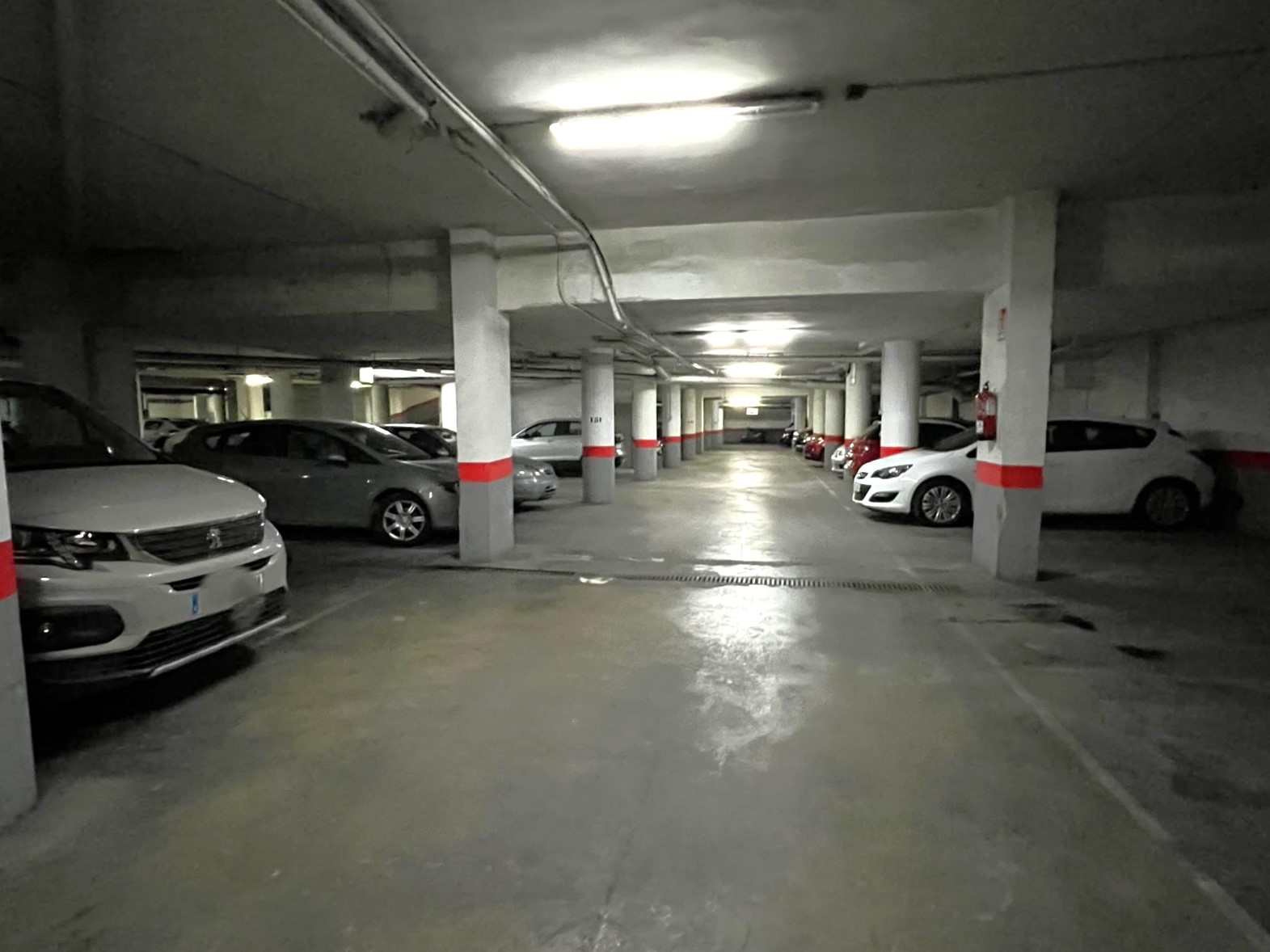 Apartment 3 Bedrooms Petrer with Mount Cid Views and Parking