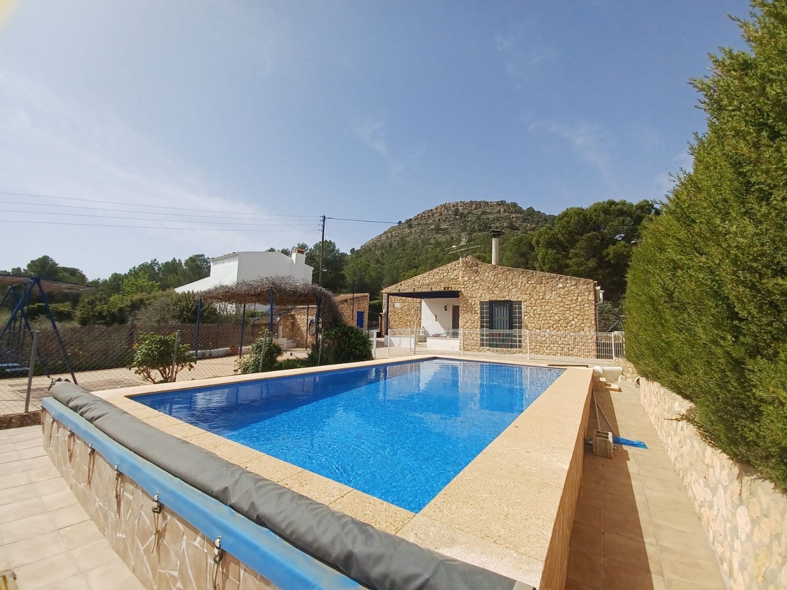 Villa met 3 Slaapkamers in Yecla, Murcia, met Zwembad en Garage