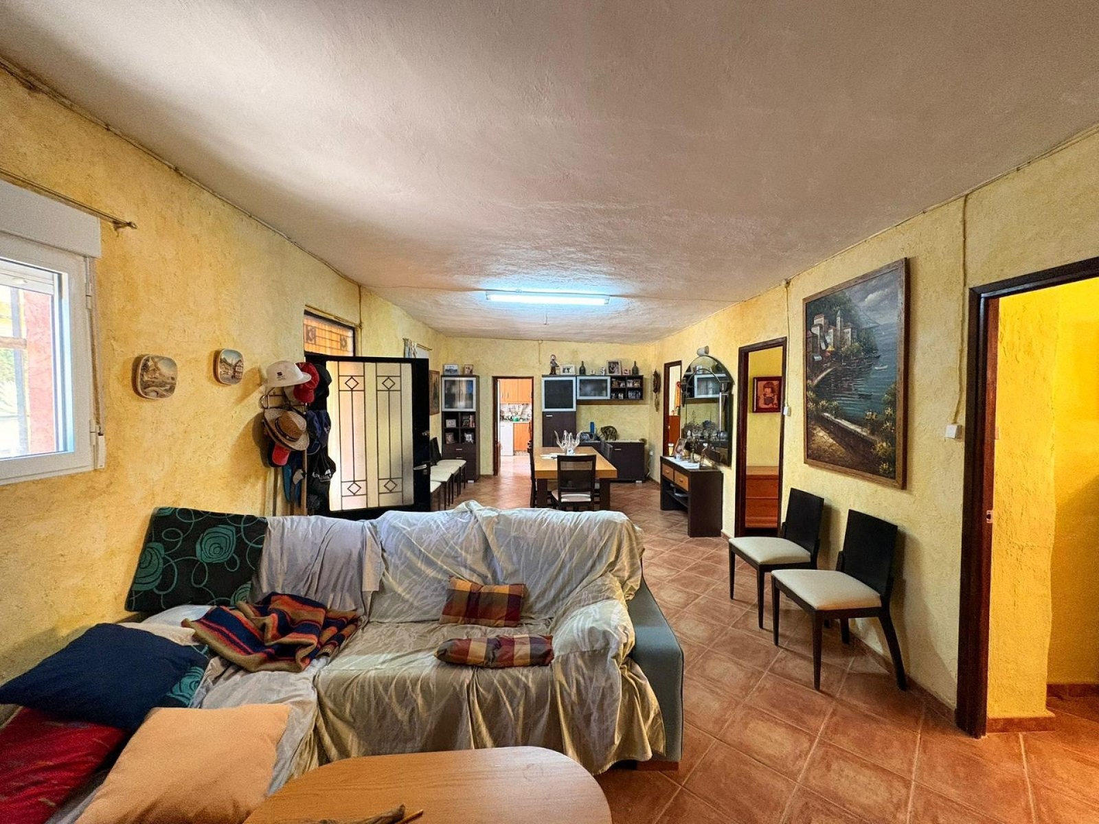 Villa with 3 Bedrooms and 4 Bathrooms in Yecla with Garden